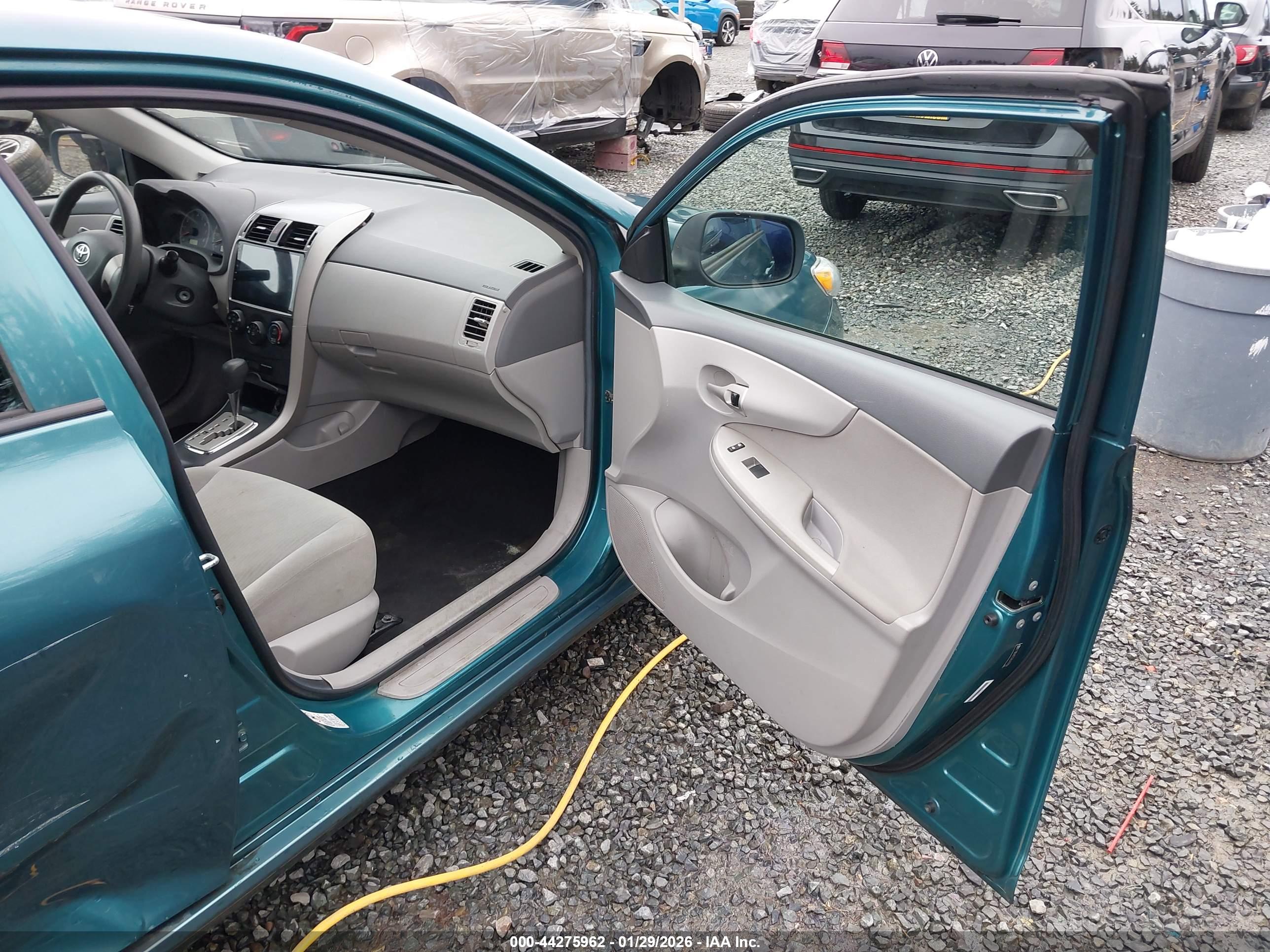 TOYOTA COROLLA image 5