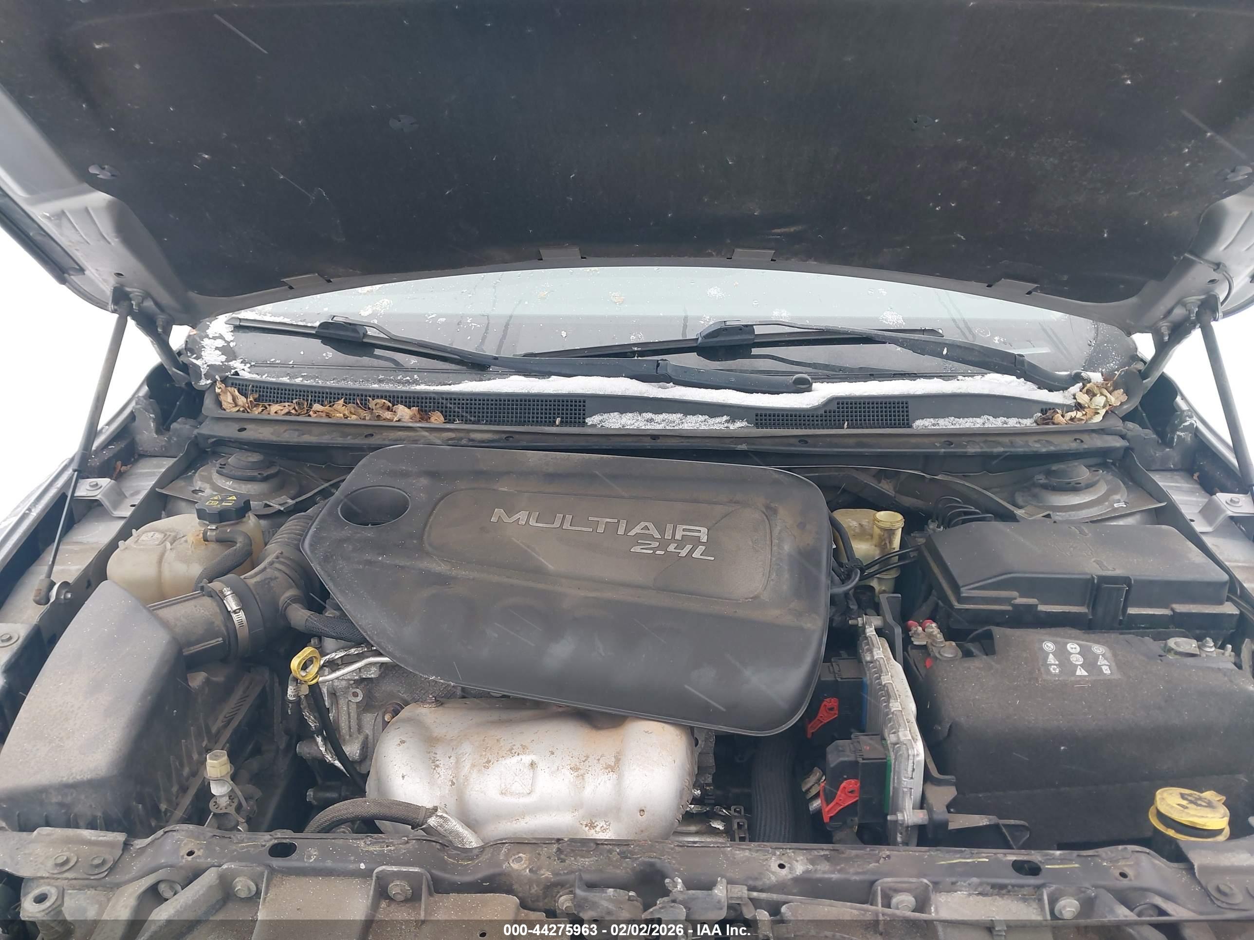 CHRYSLER 200 image 10