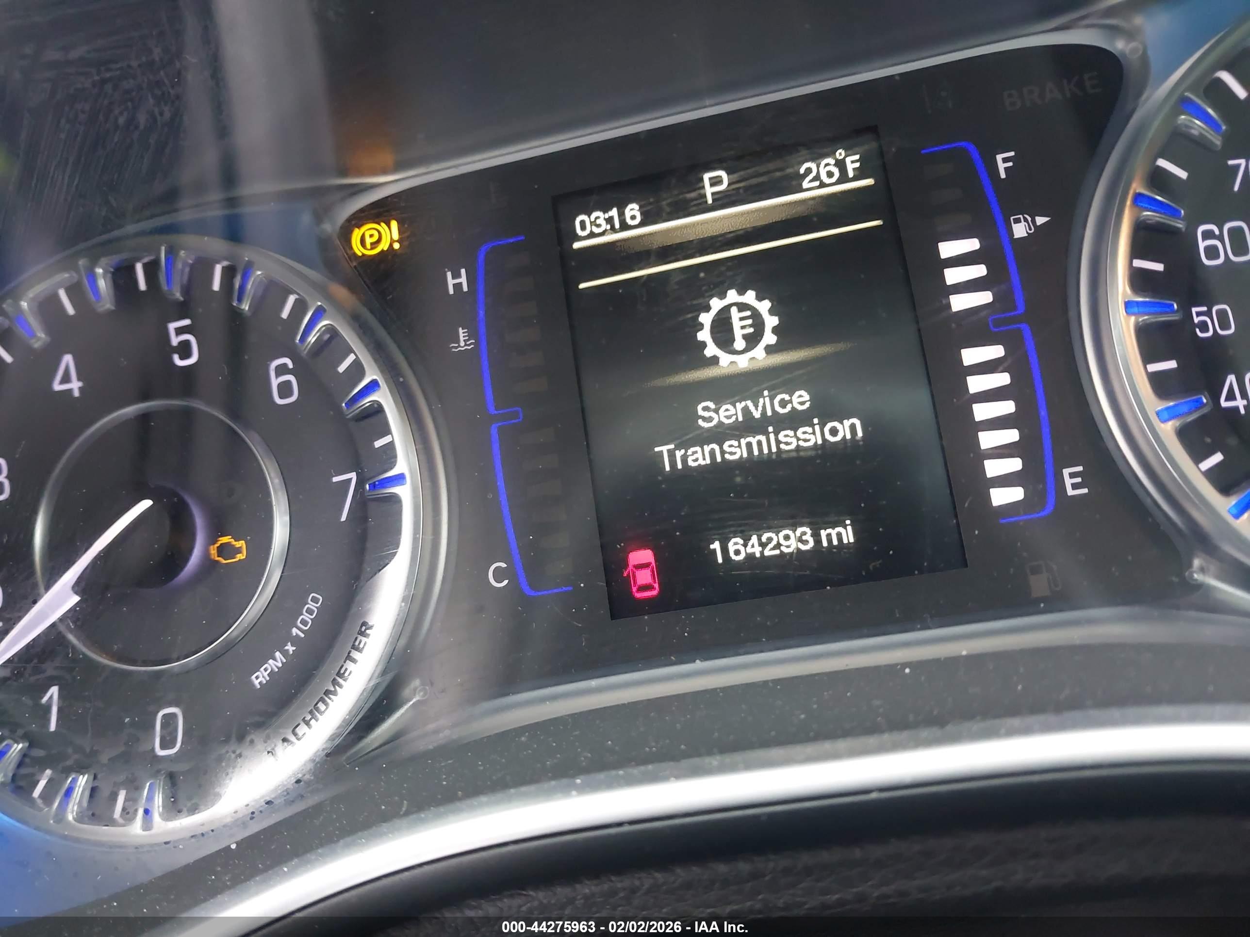 CHRYSLER 200 image 7