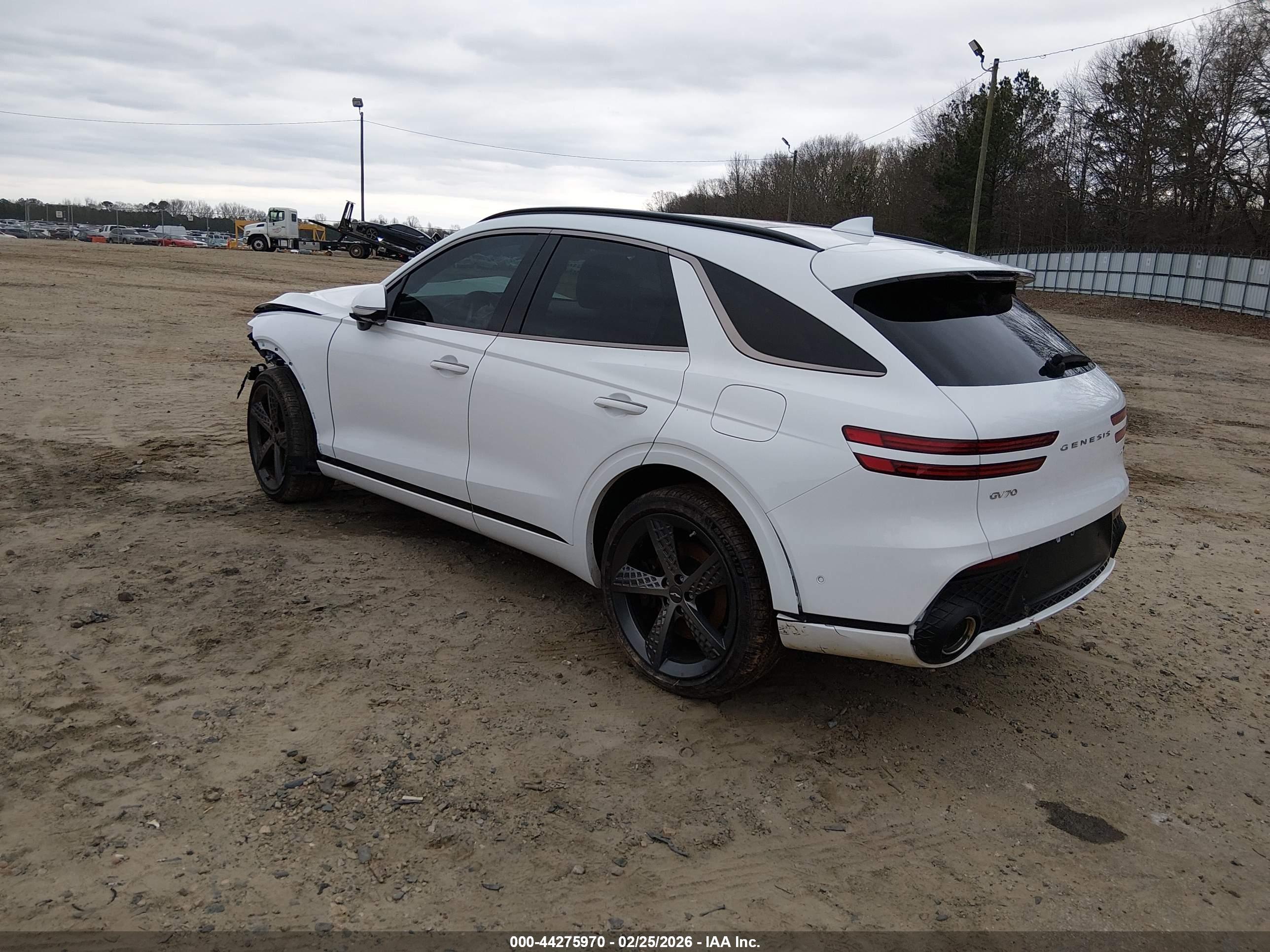 GENESIS GV70 image 3