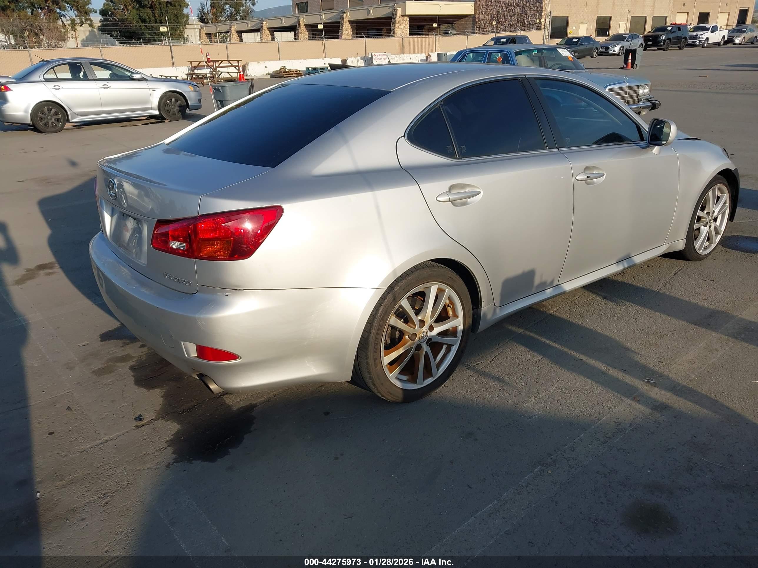 LEXUS IS image 4