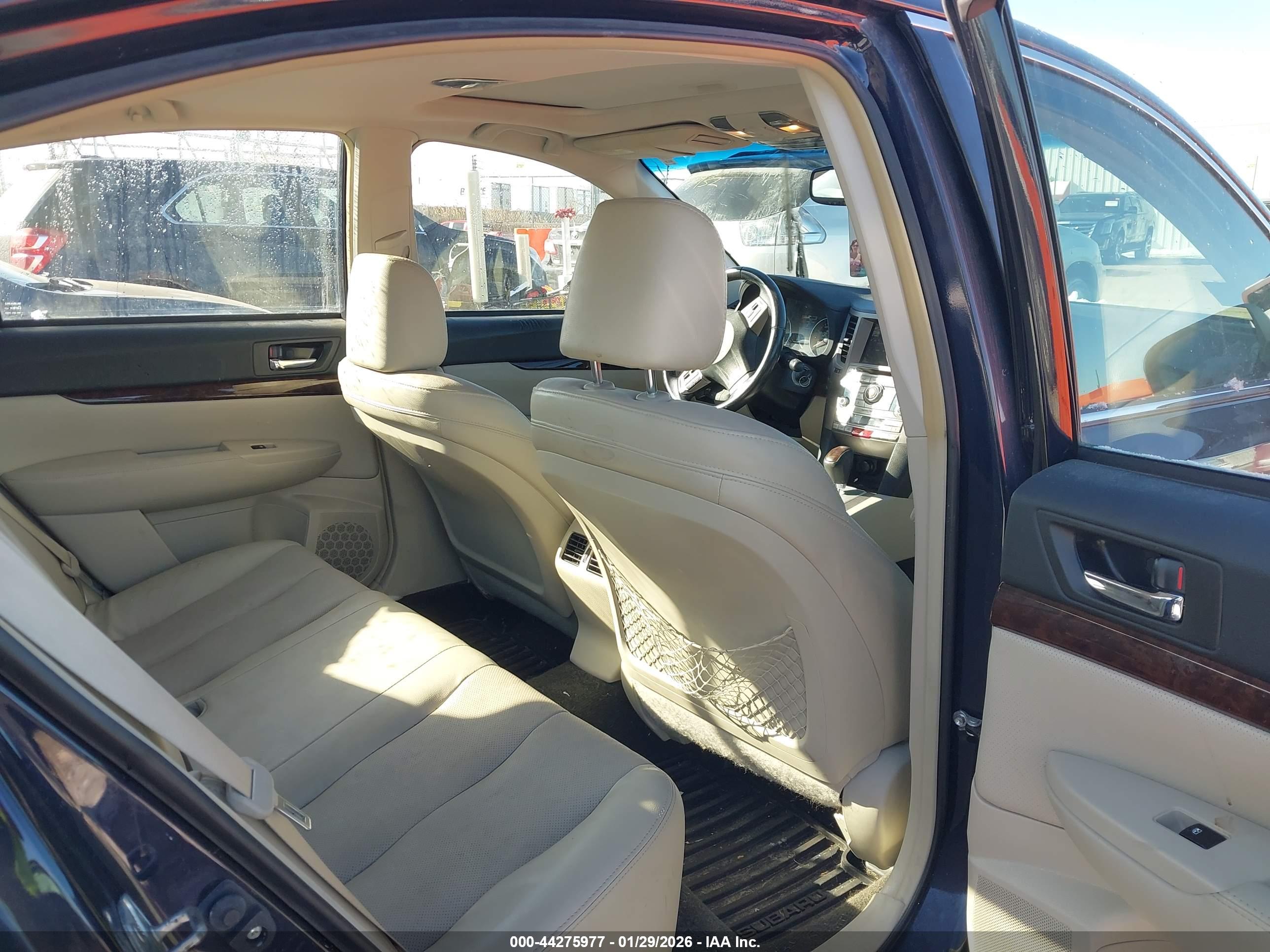 SUBARU LEGACY image 8