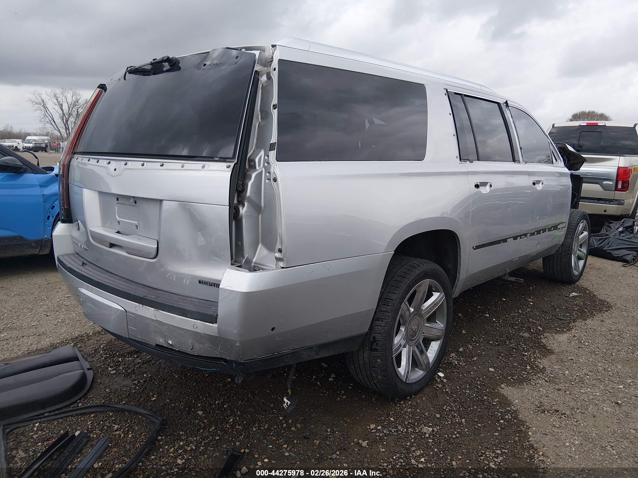 CADILLAC ESCALADE image 4