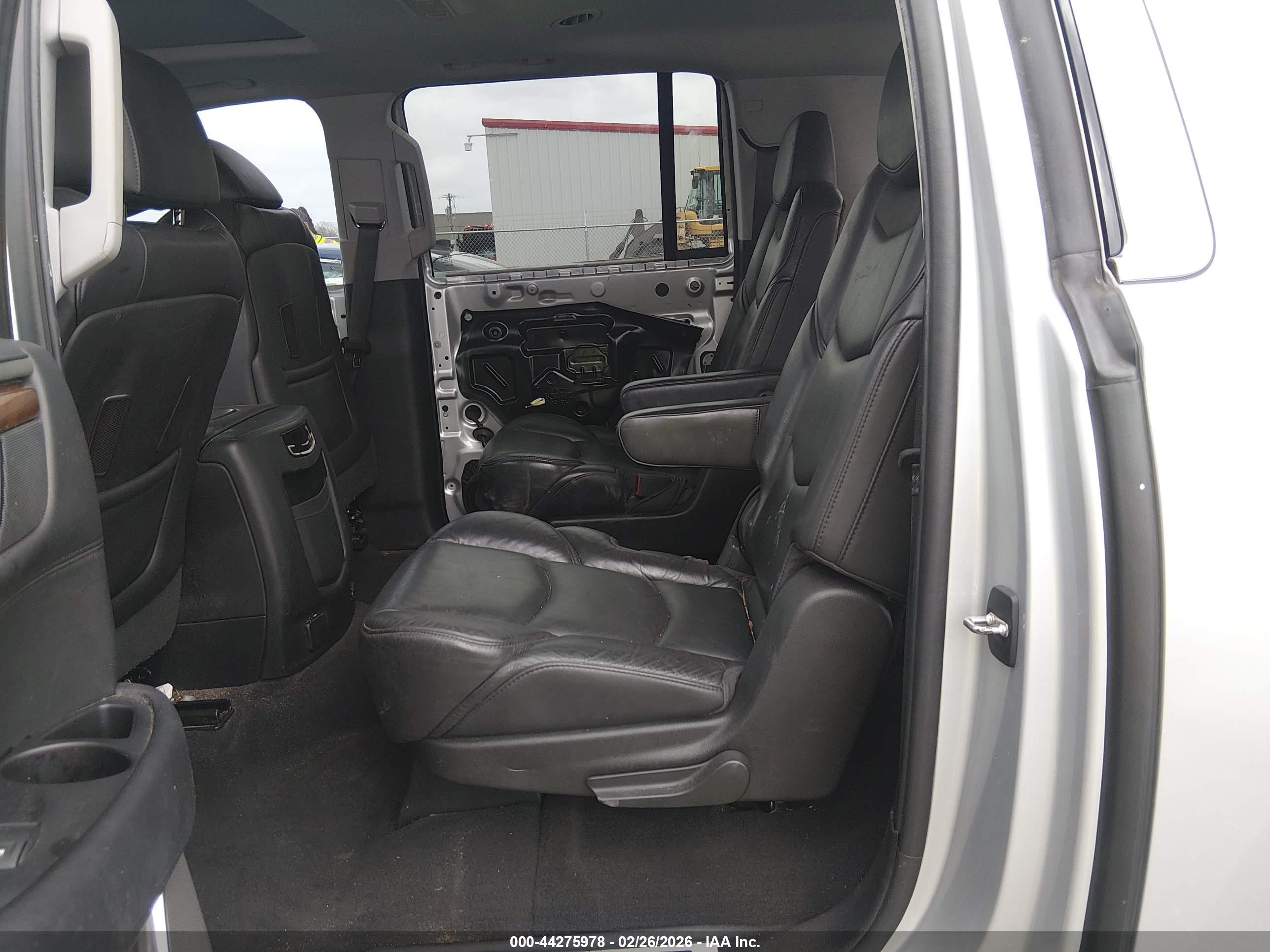 CADILLAC ESCALADE image 8
