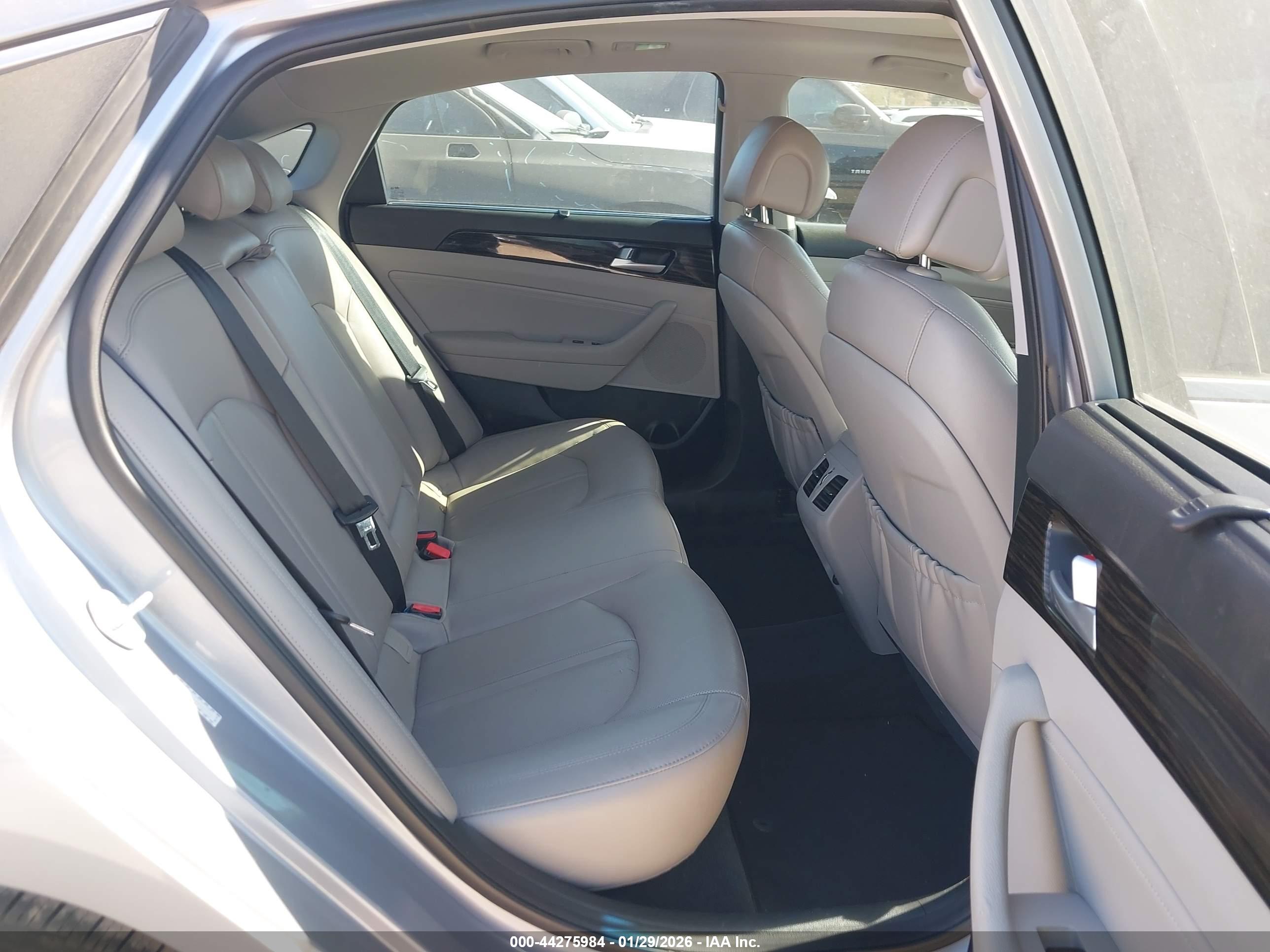 HYUNDAI SONATA image 8