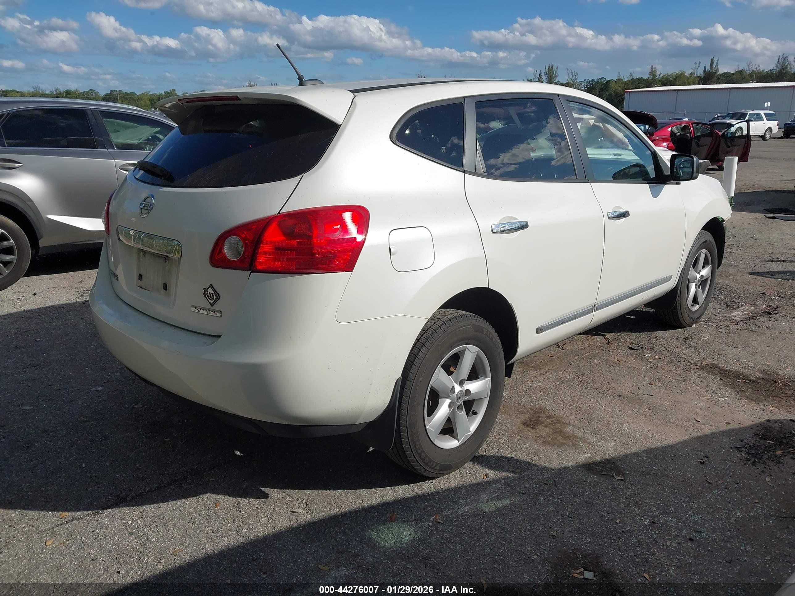 NISSAN ROGUE image 4