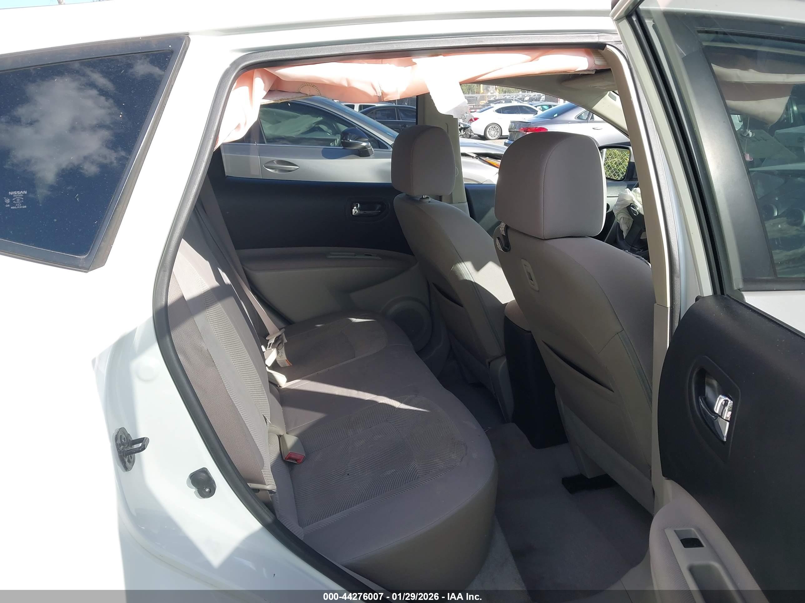 NISSAN ROGUE image 8