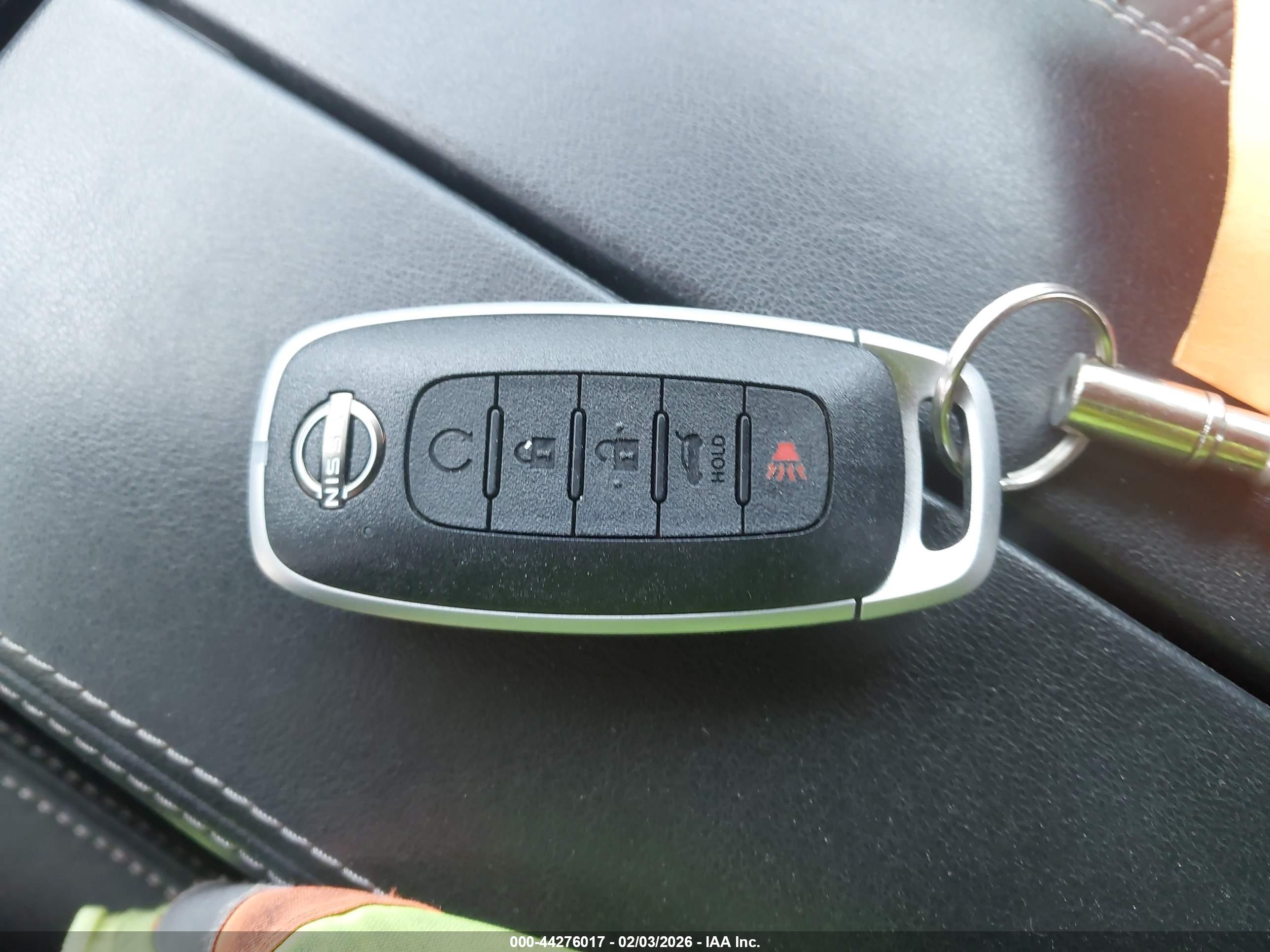 NISSAN ROGUE image 11