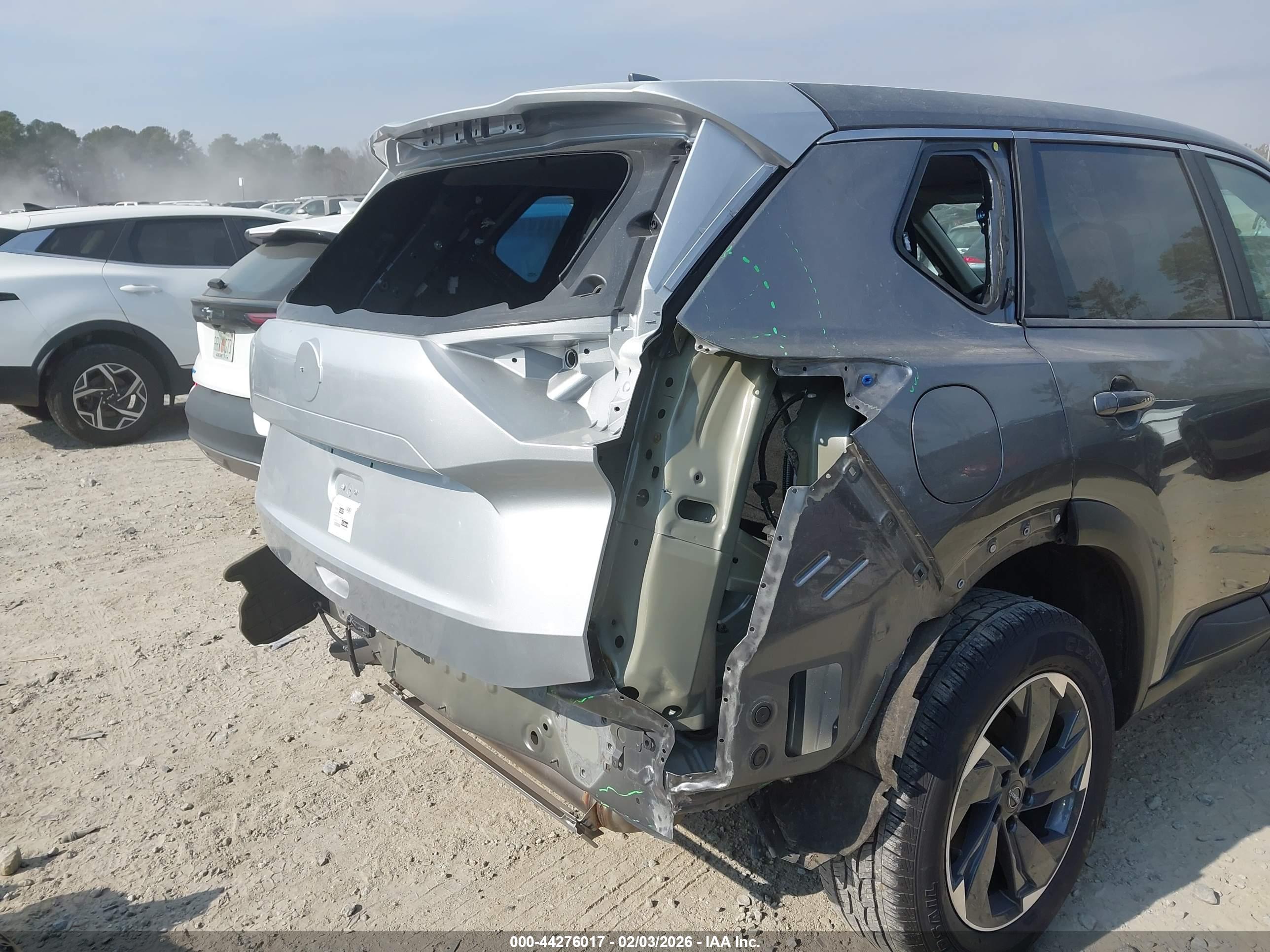 NISSAN ROGUE image 6