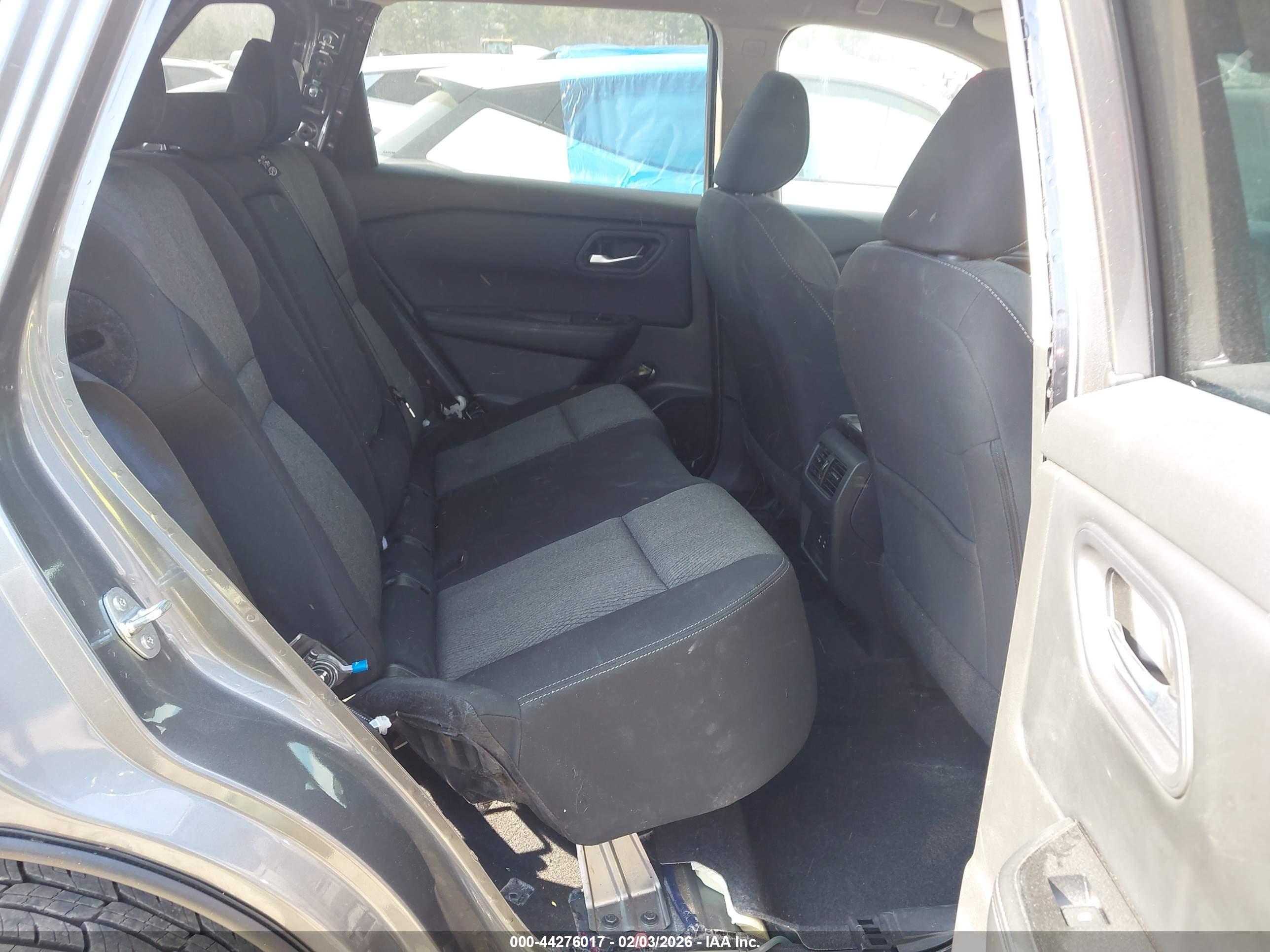 NISSAN ROGUE image 8