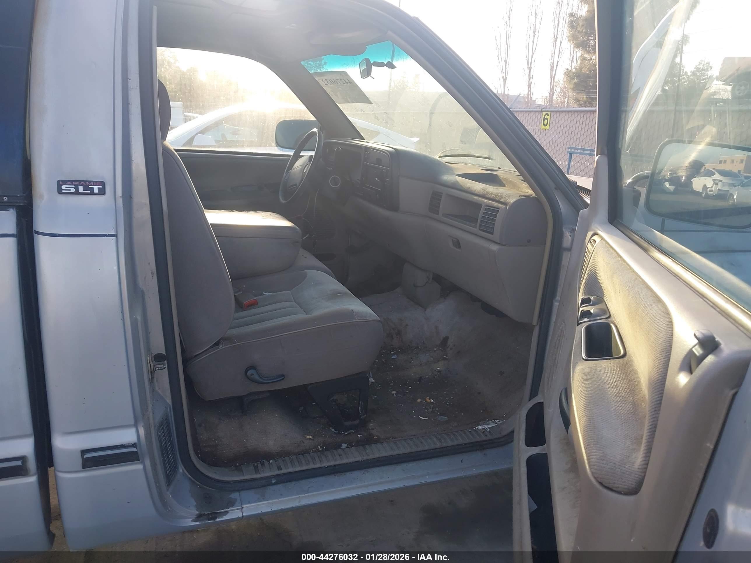 DODGE RAM image 5