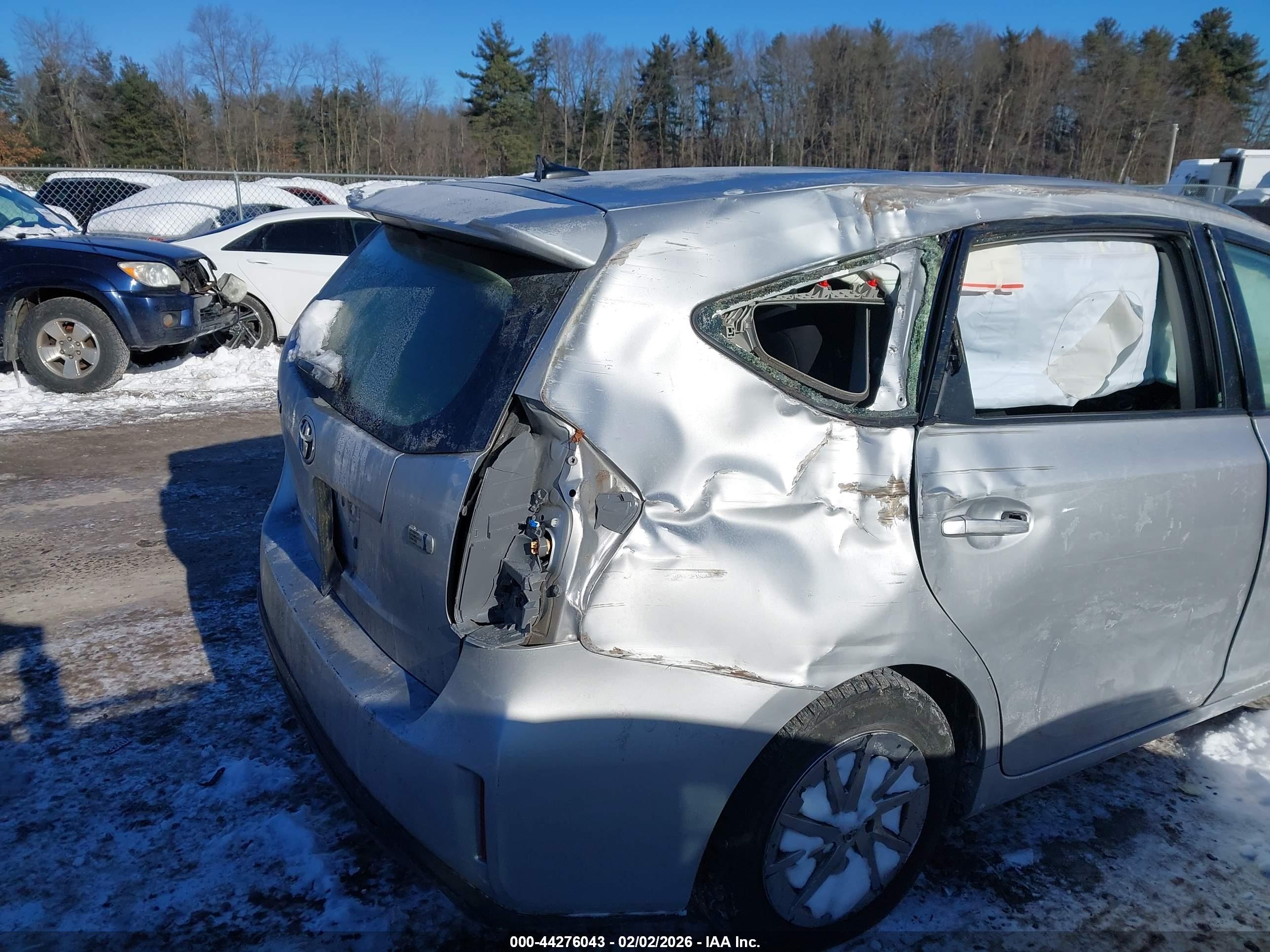 TOYOTA PRIUS image 6