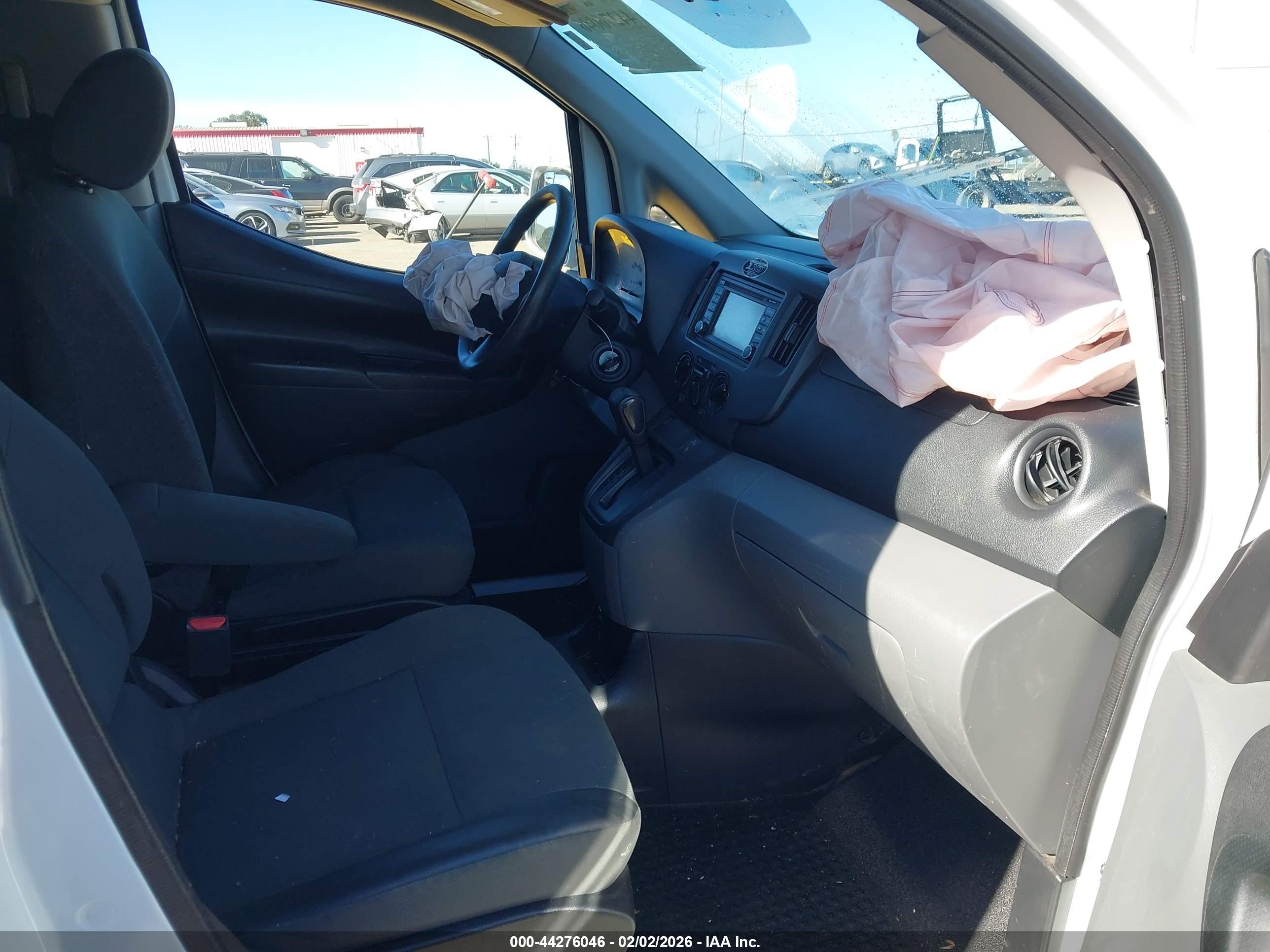 NISSAN NV200 image 5