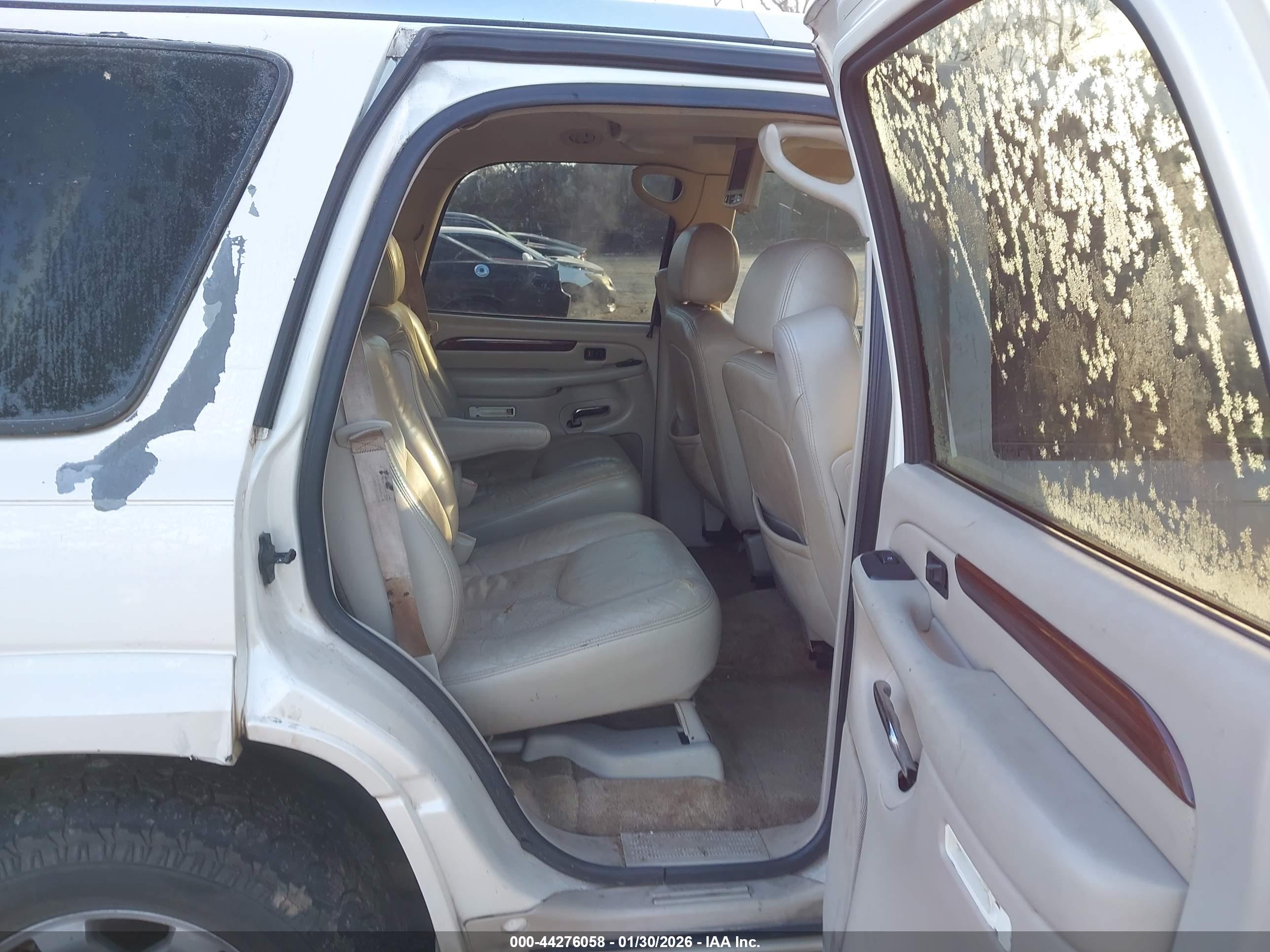CADILLAC ESCALADE image 8