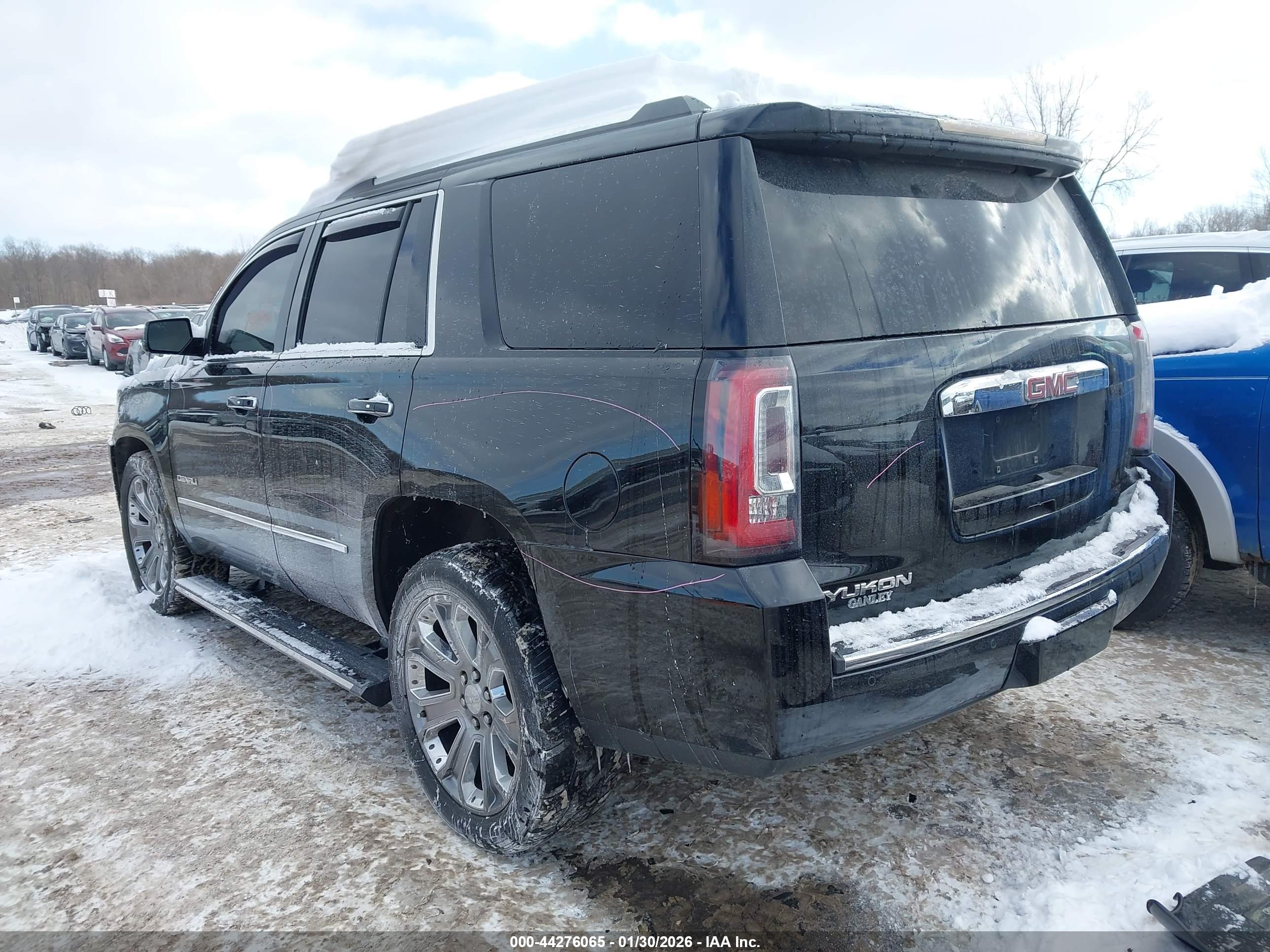 GMC YUKON image 3