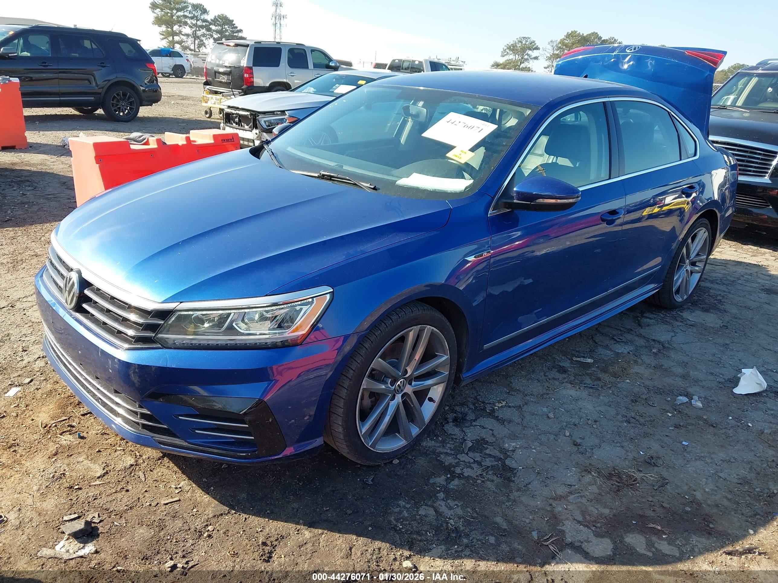 VOLKSWAGEN PASSAT image 2