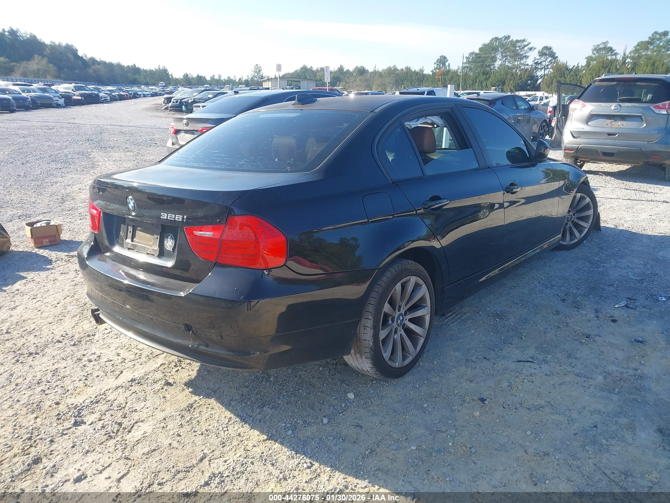 BMW 328I image 4