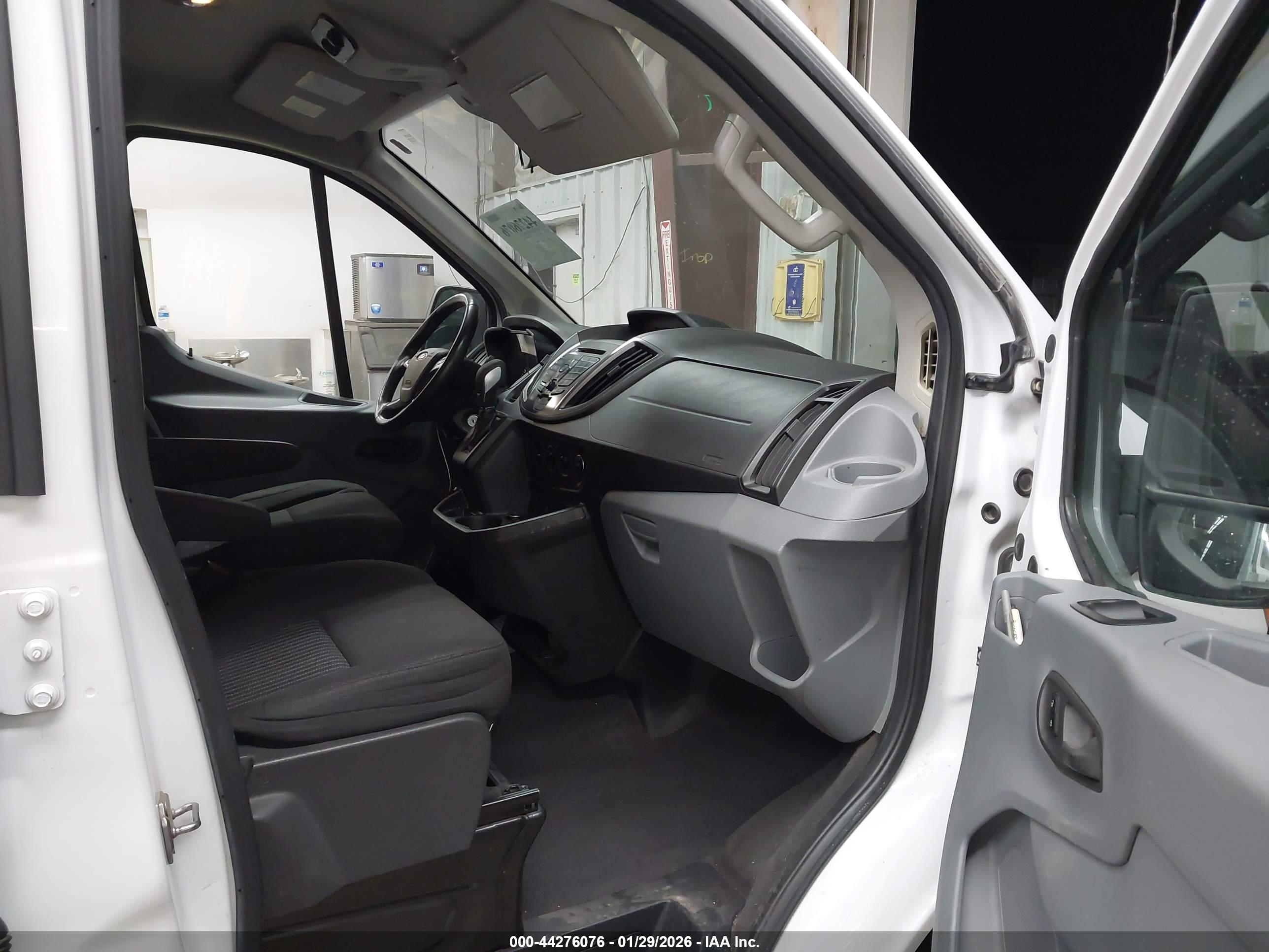 FORD TRANSIT-350 image 5