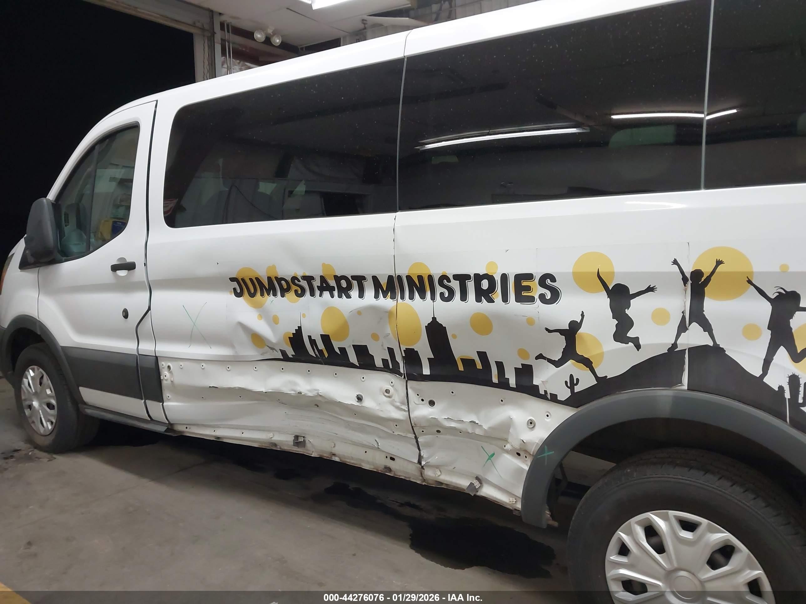 FORD TRANSIT-350 image 6