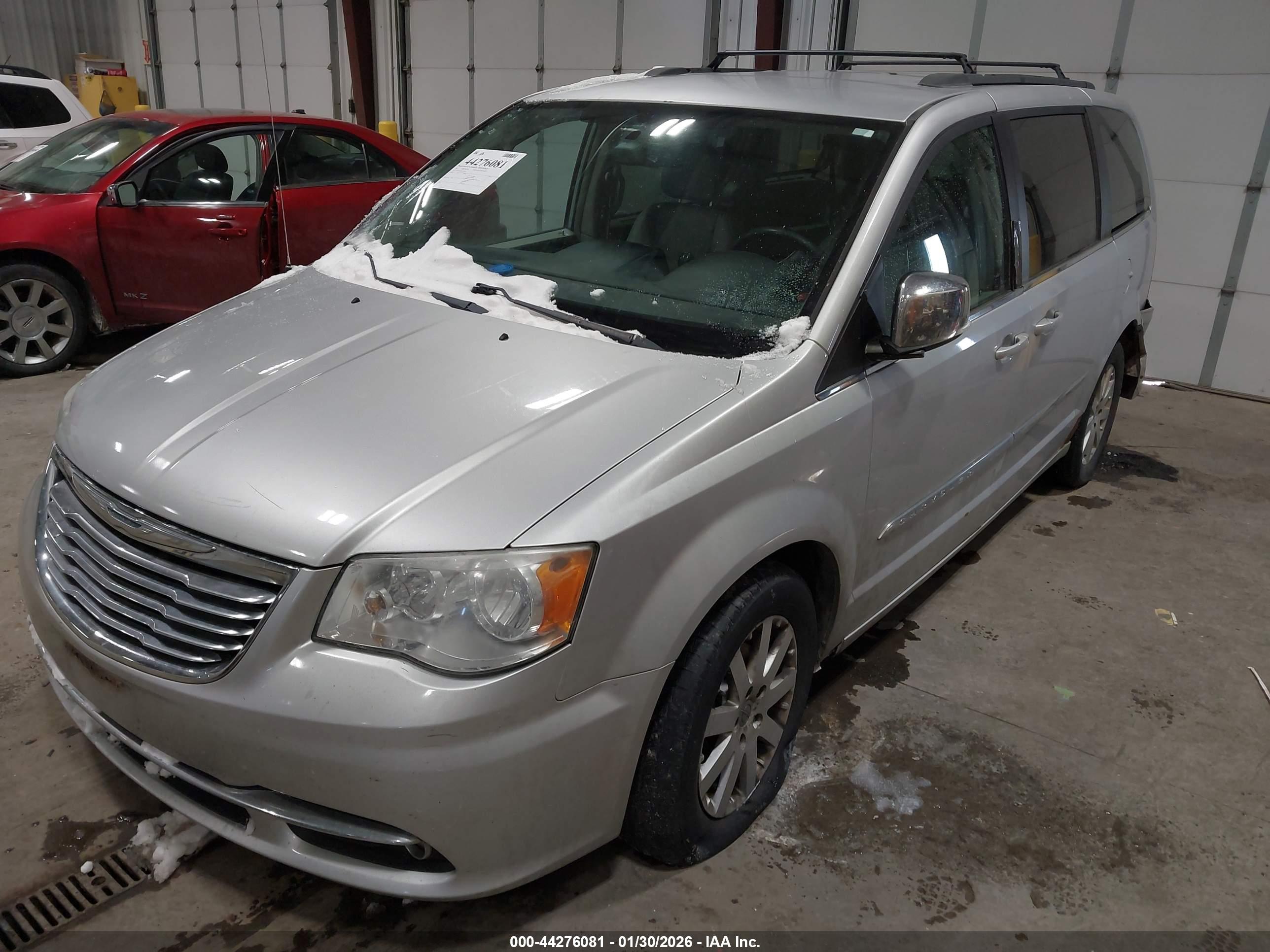 CHRYSLER TOWN image 2