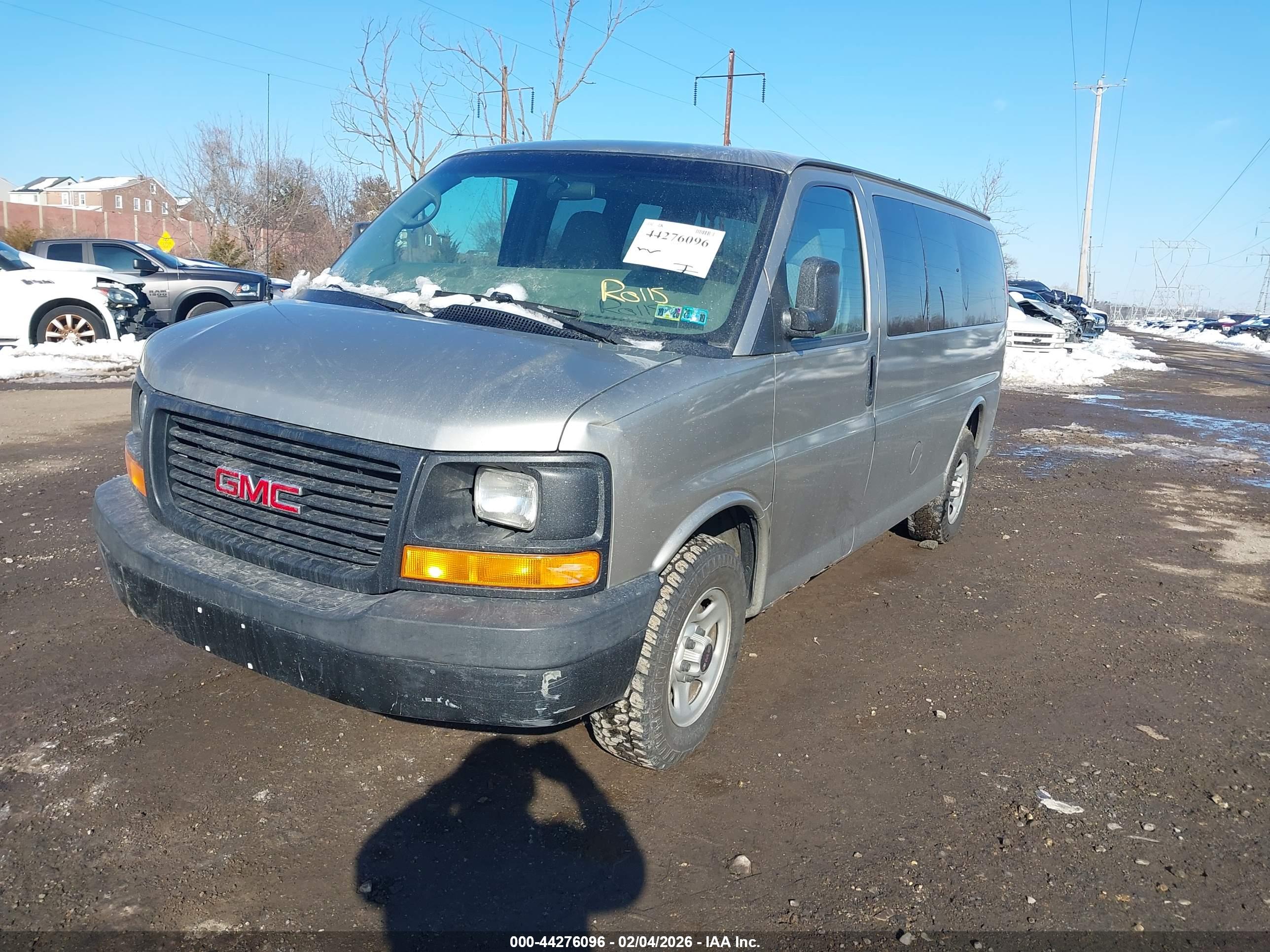 GMC SAVANA image 2