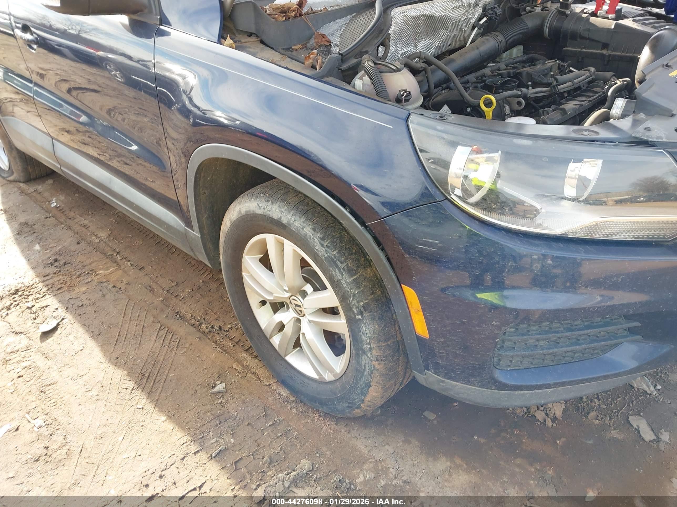 VOLKSWAGEN TIGUAN image 6