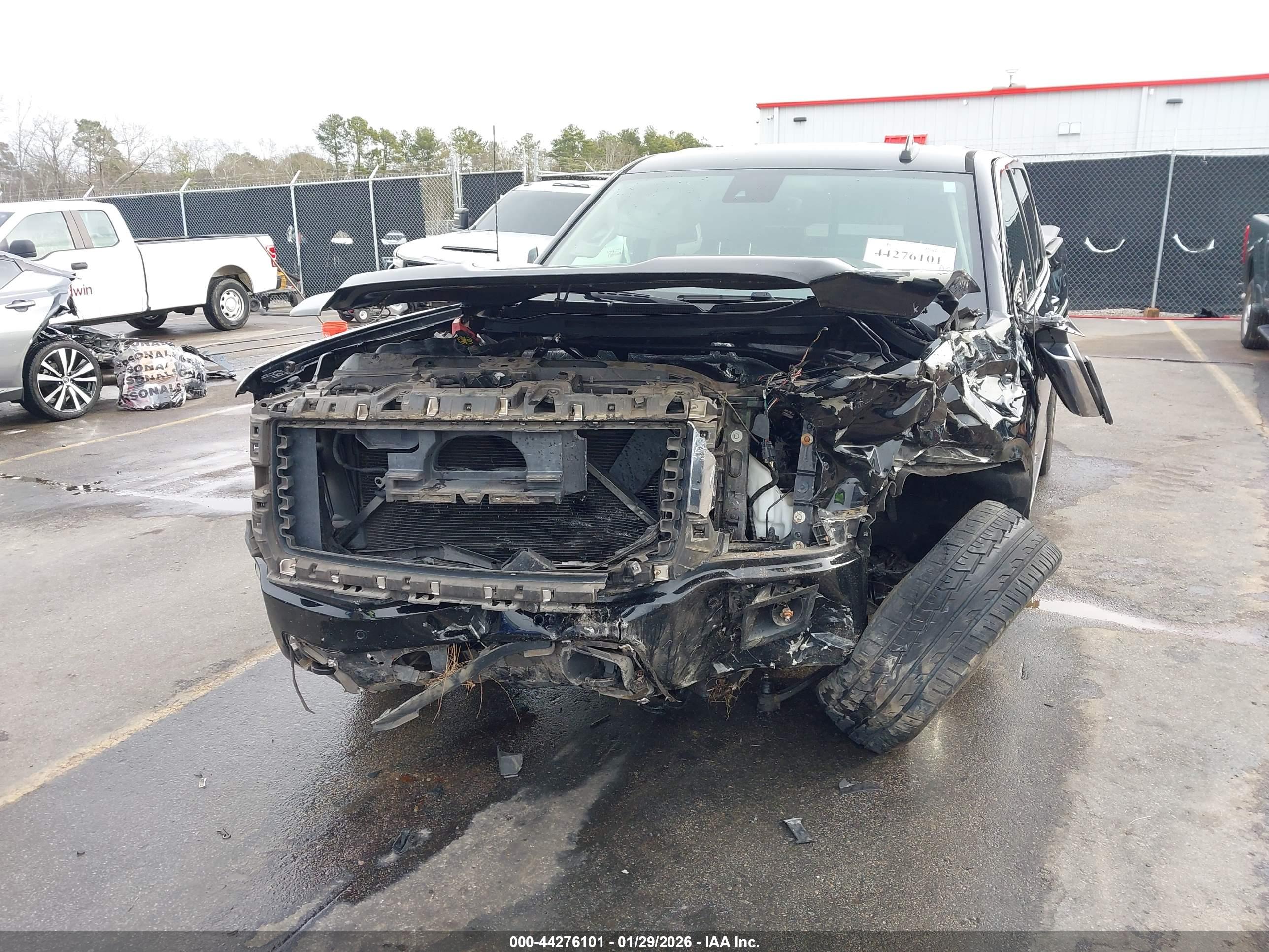 GMC SIERRA image 6