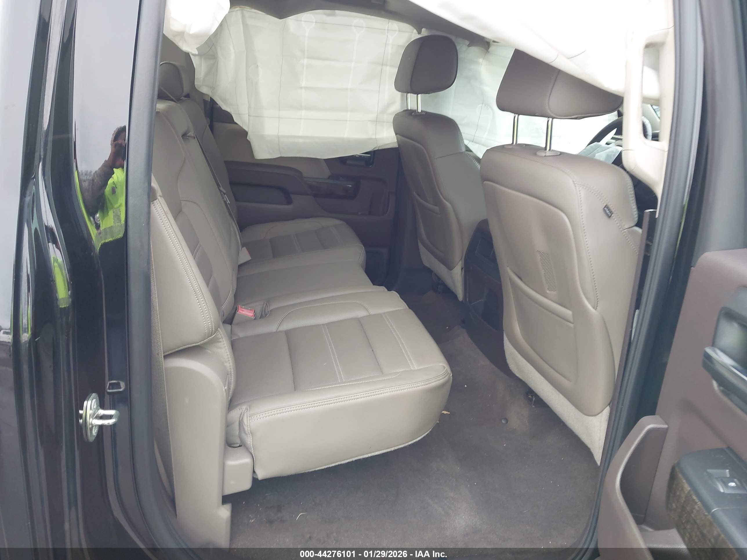 GMC SIERRA image 8