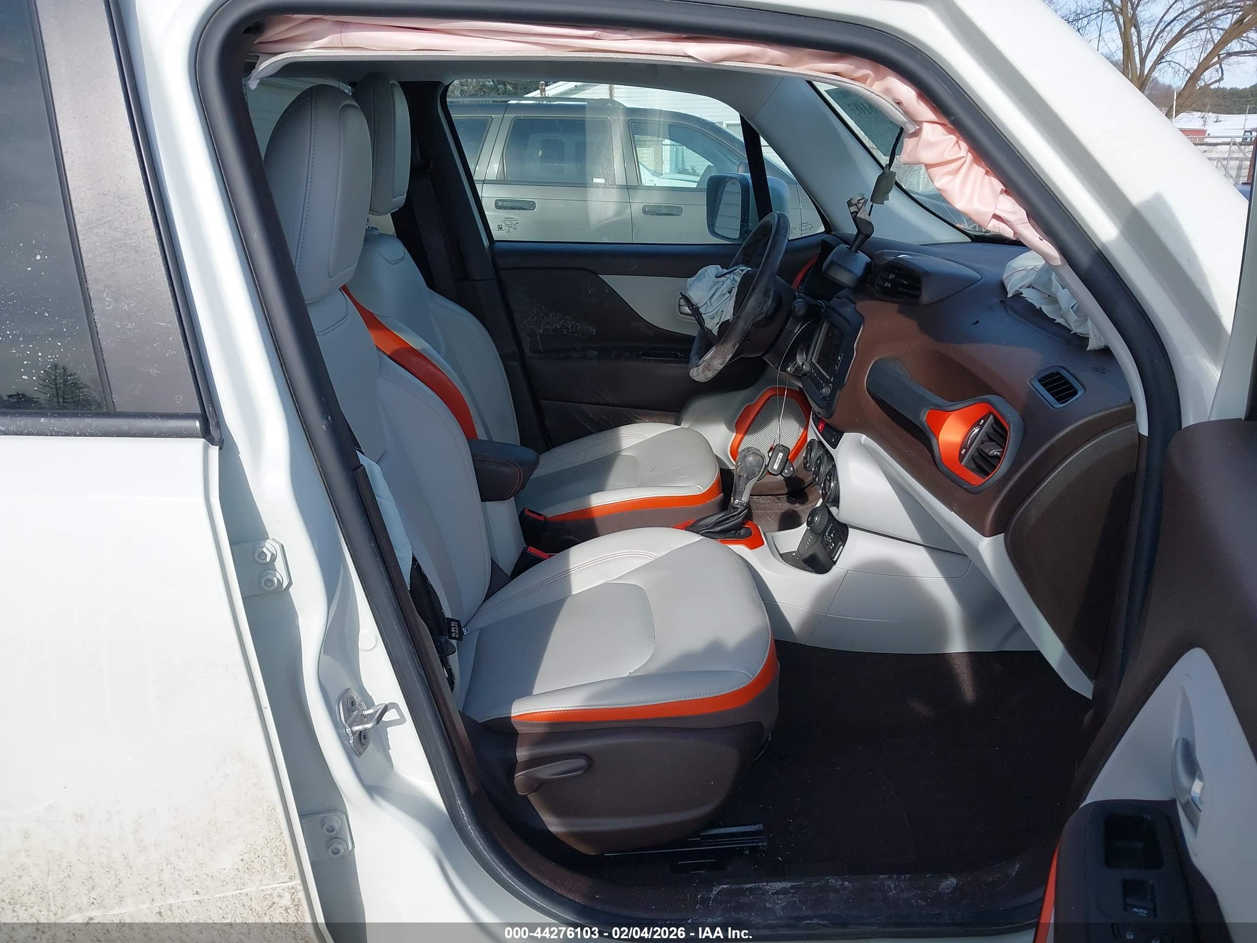 JEEP RENEGADE image 5