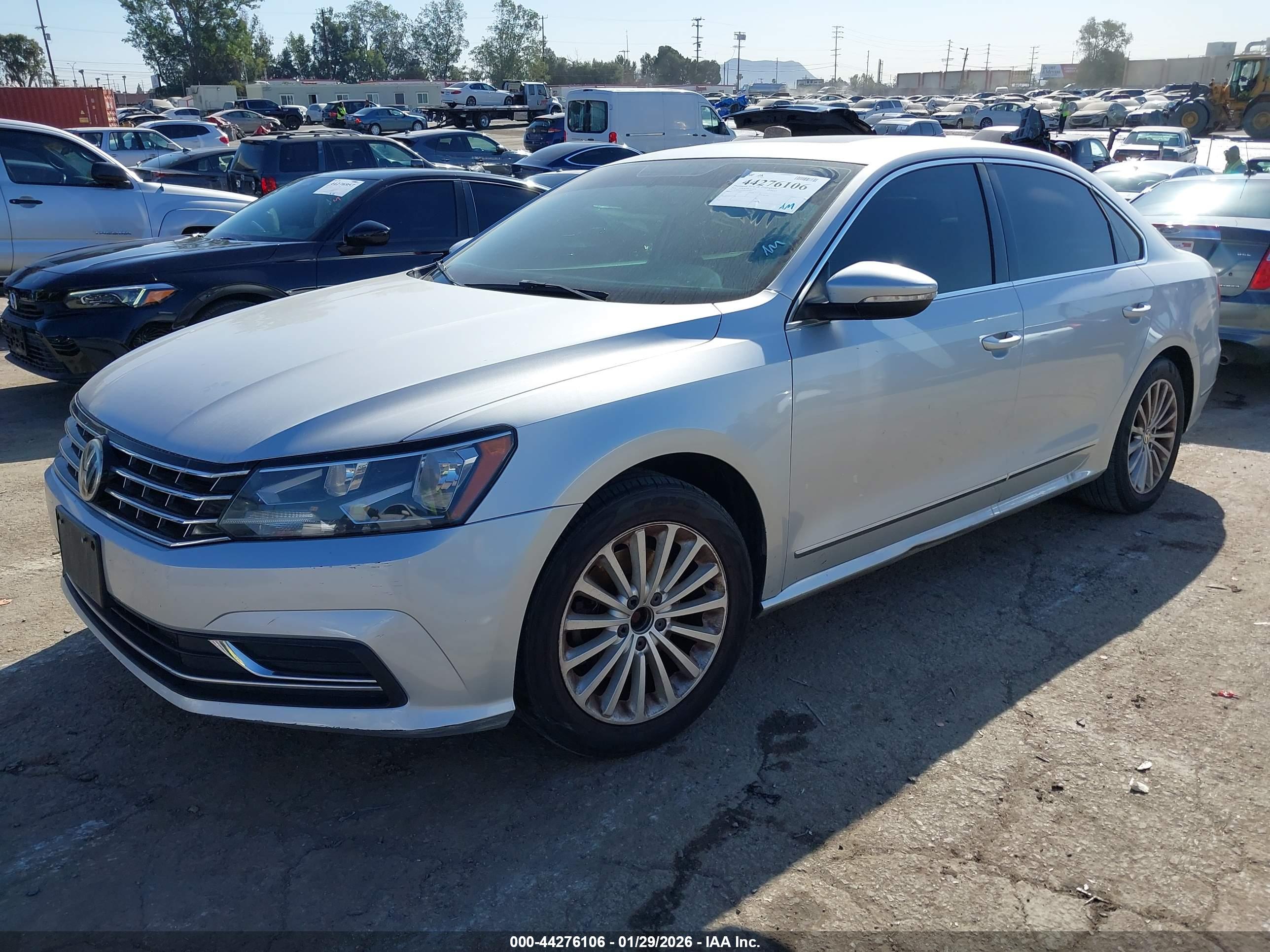 VOLKSWAGEN PASSAT image 2