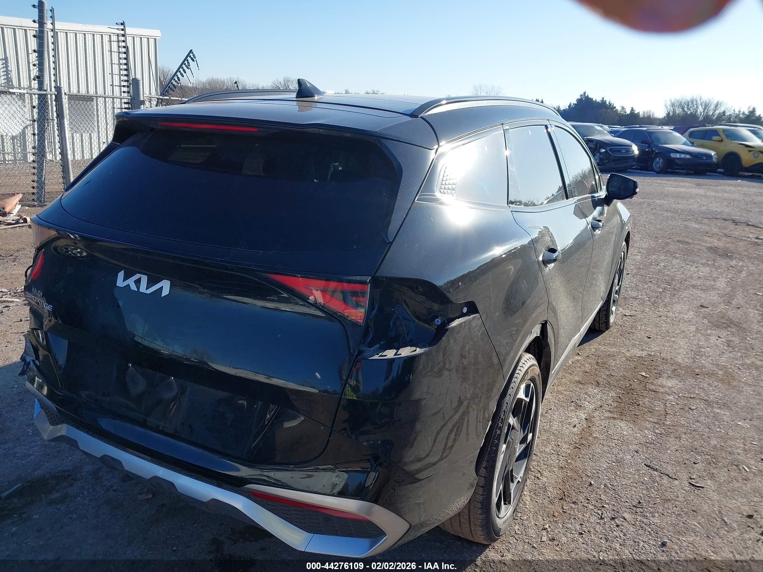 KIA SPORTAGE image 4