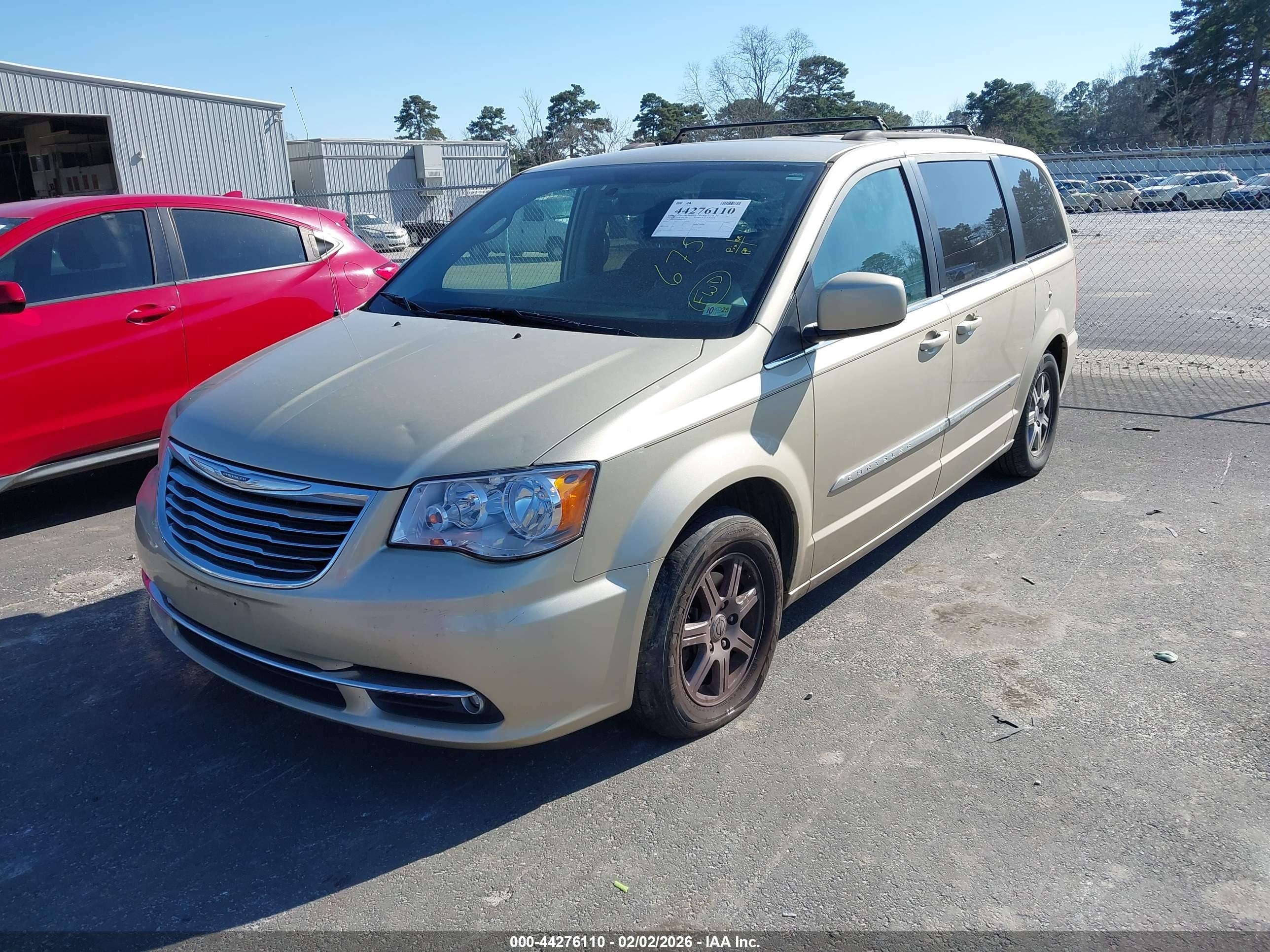 CHRYSLER TOWN image 2