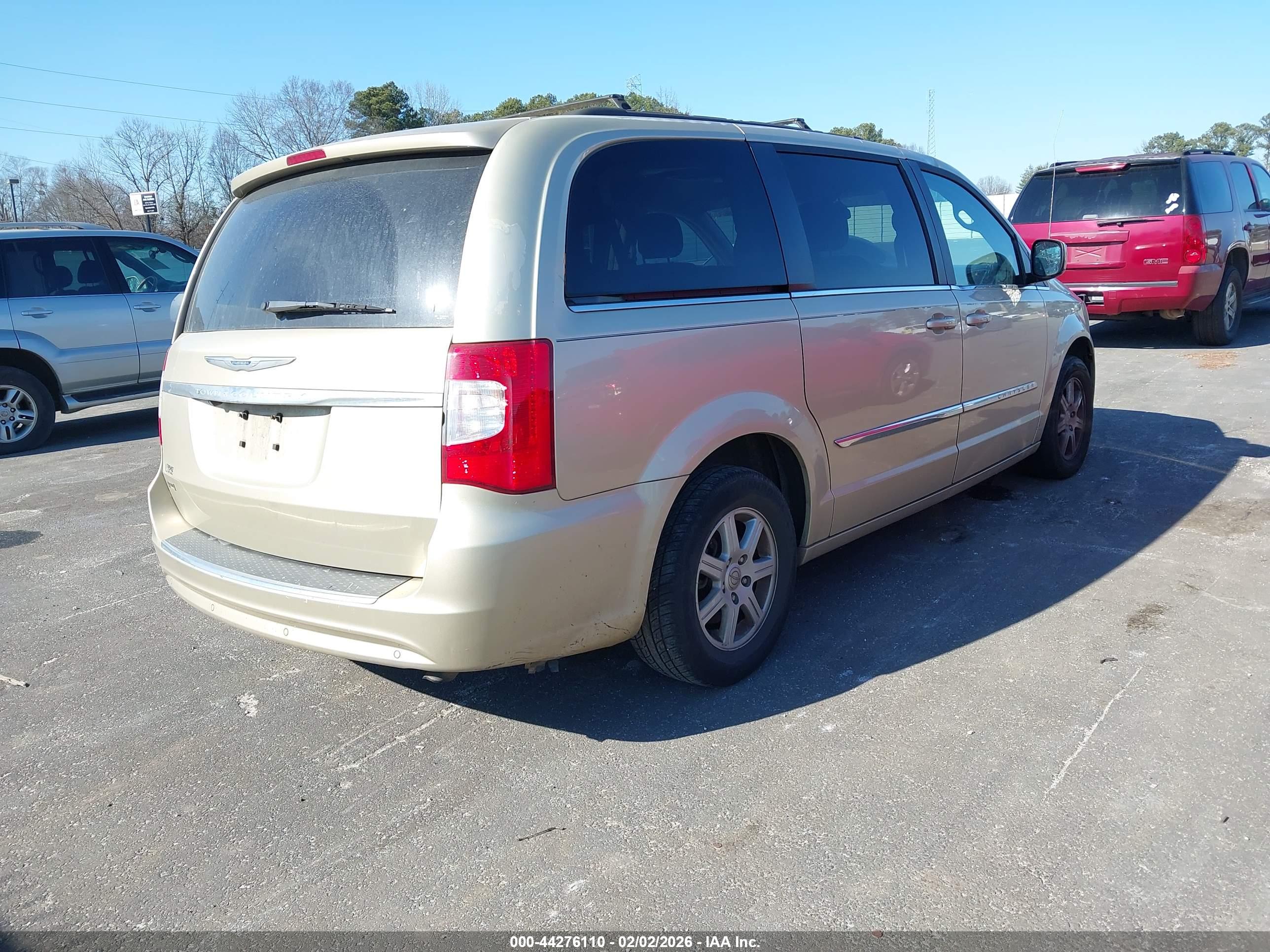 CHRYSLER TOWN image 4