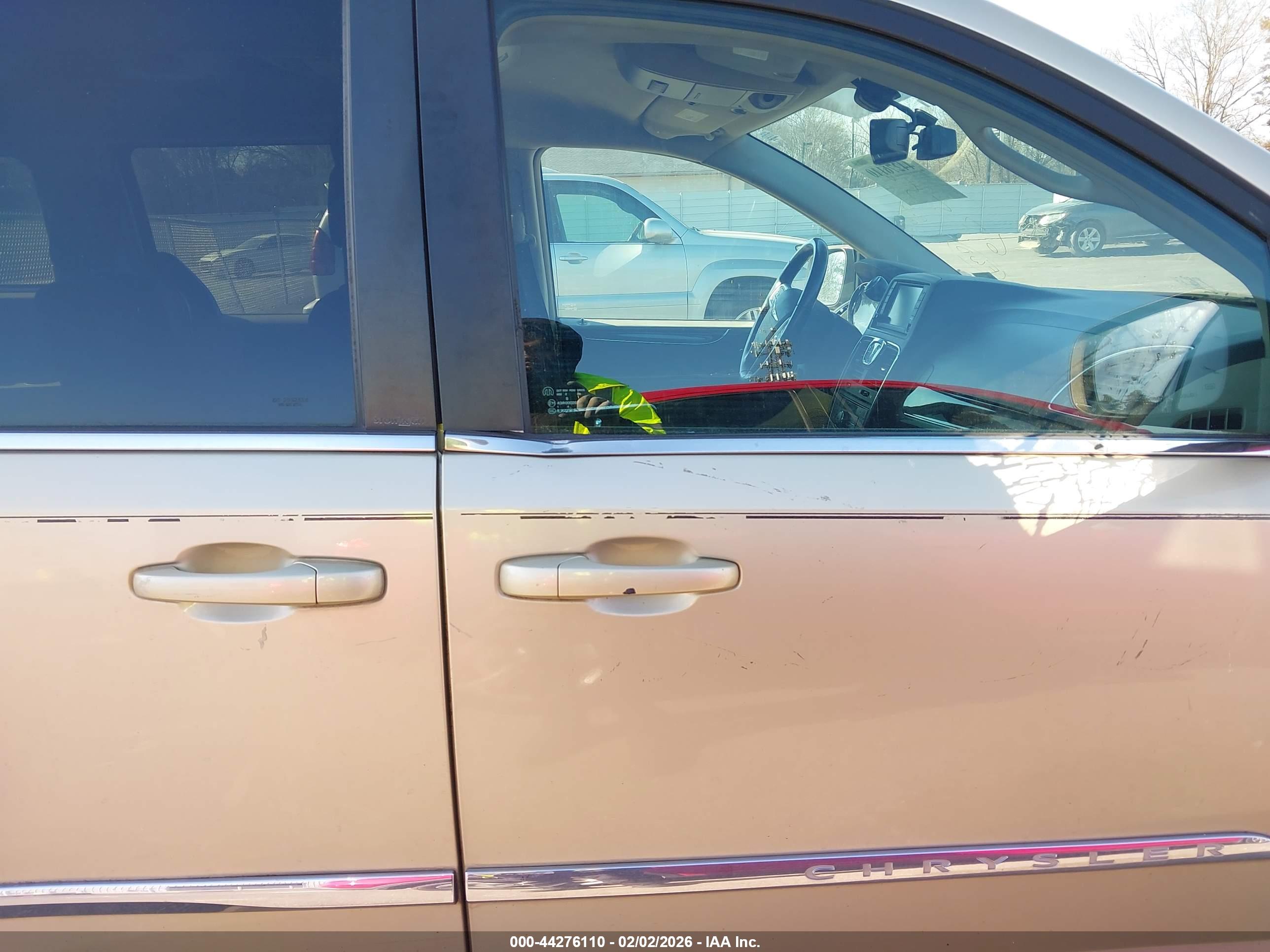 CHRYSLER TOWN image 6