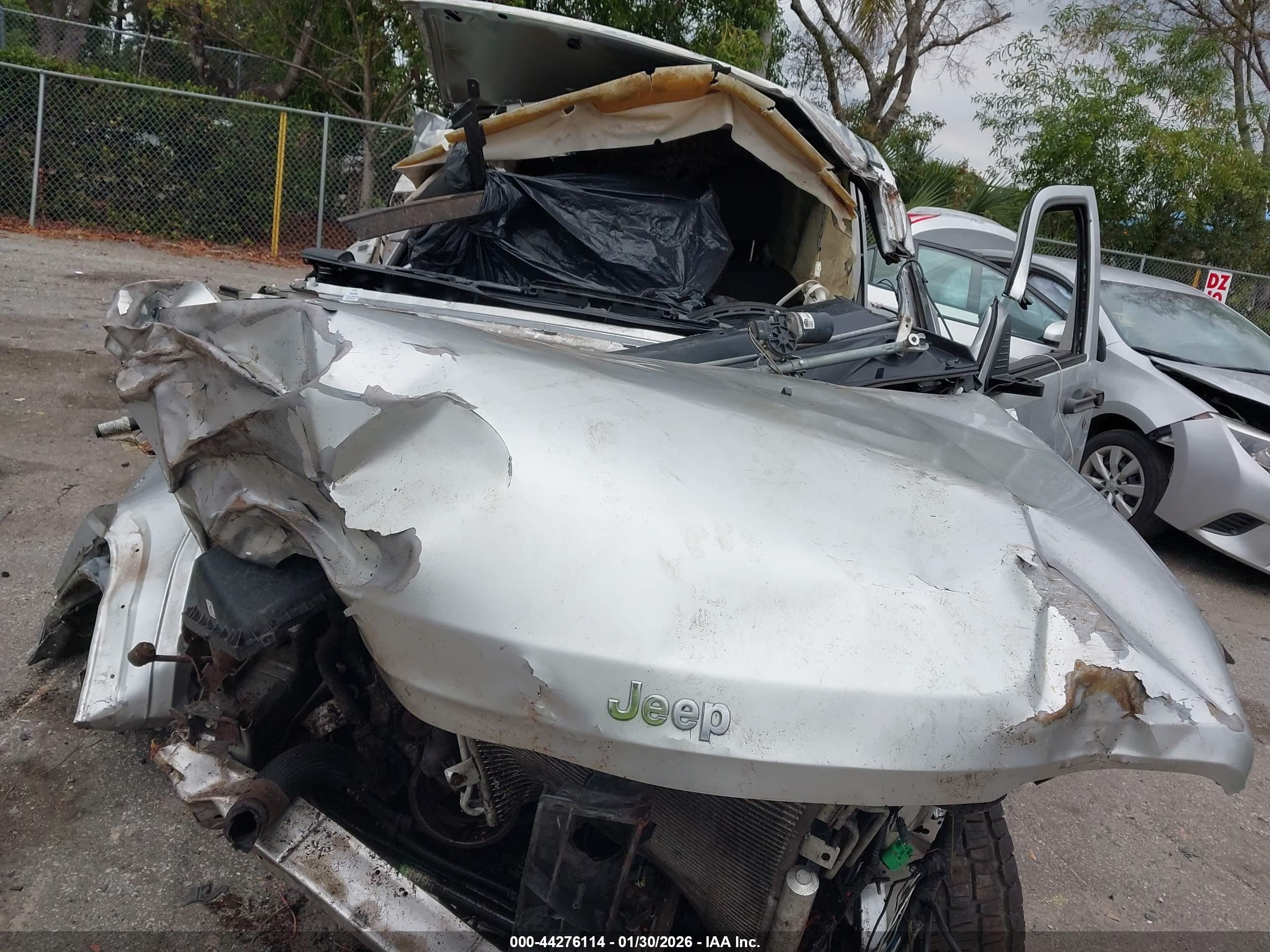 JEEP LIBERTY image 10
