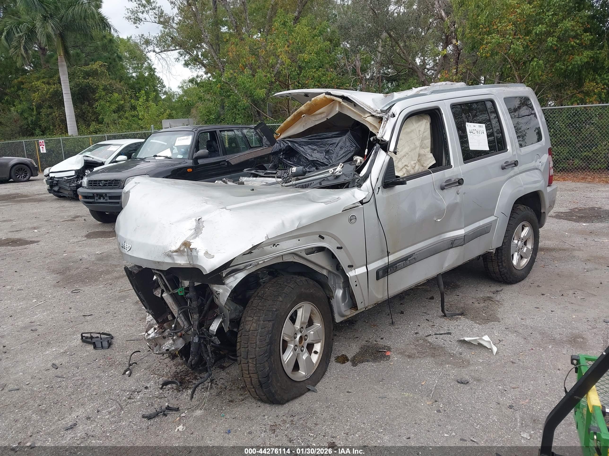 JEEP LIBERTY image 2