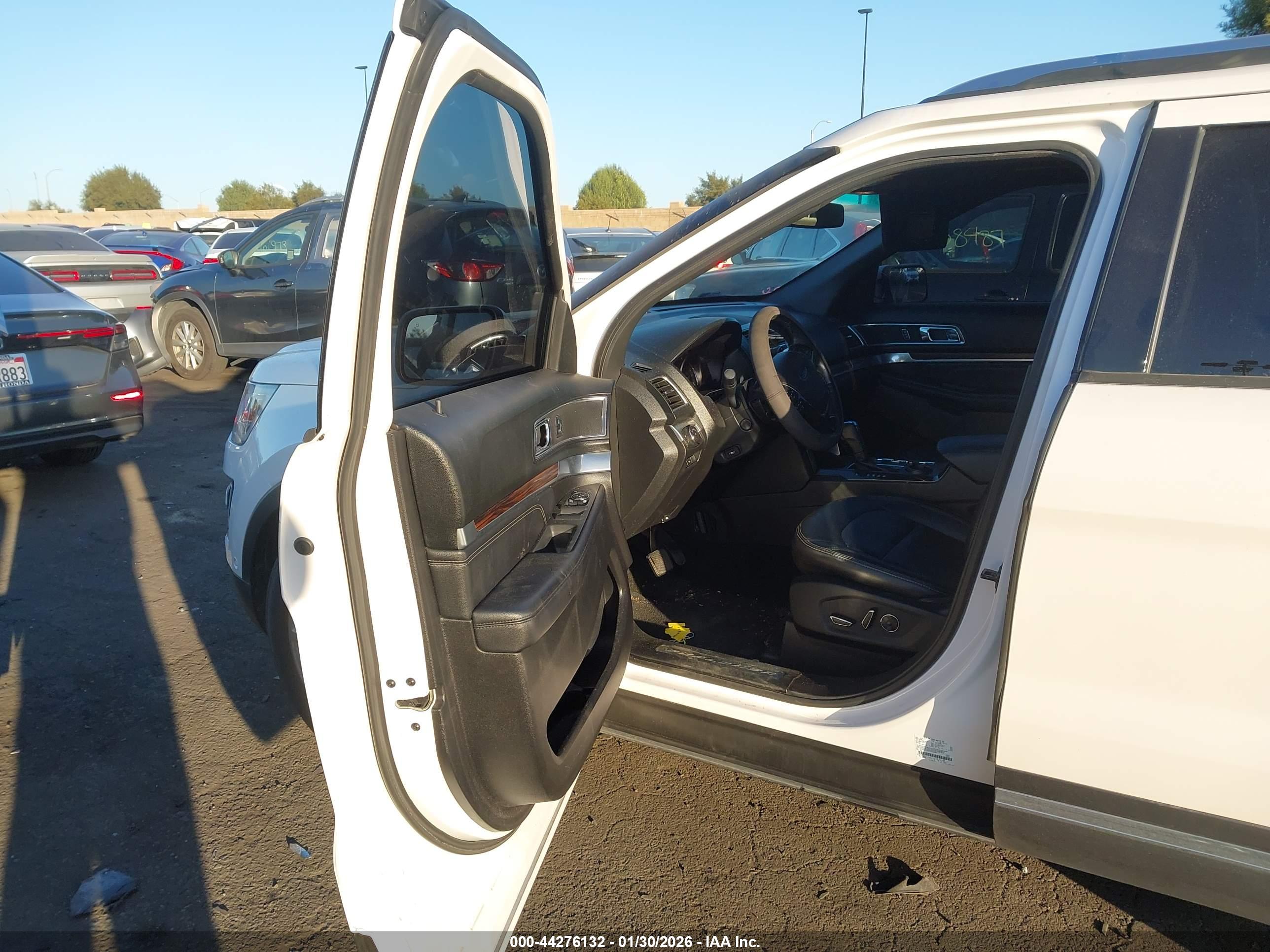 FORD EXPLORER image 5