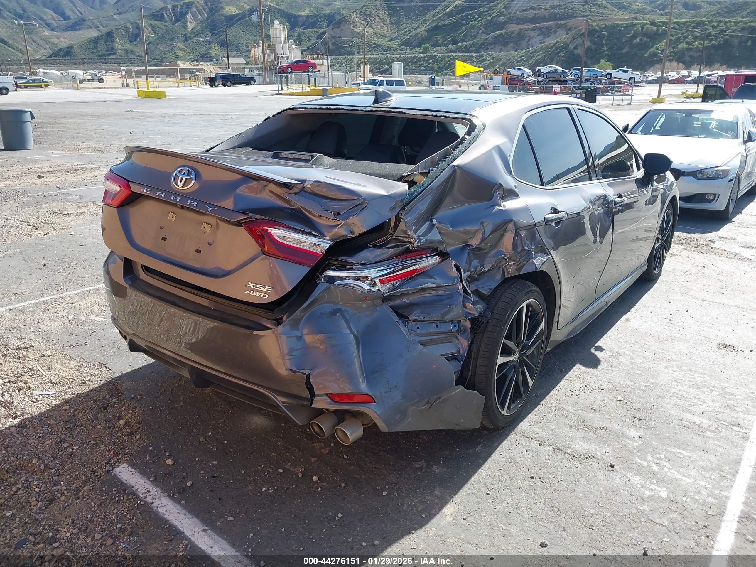 TOYOTA CAMRY image 4
