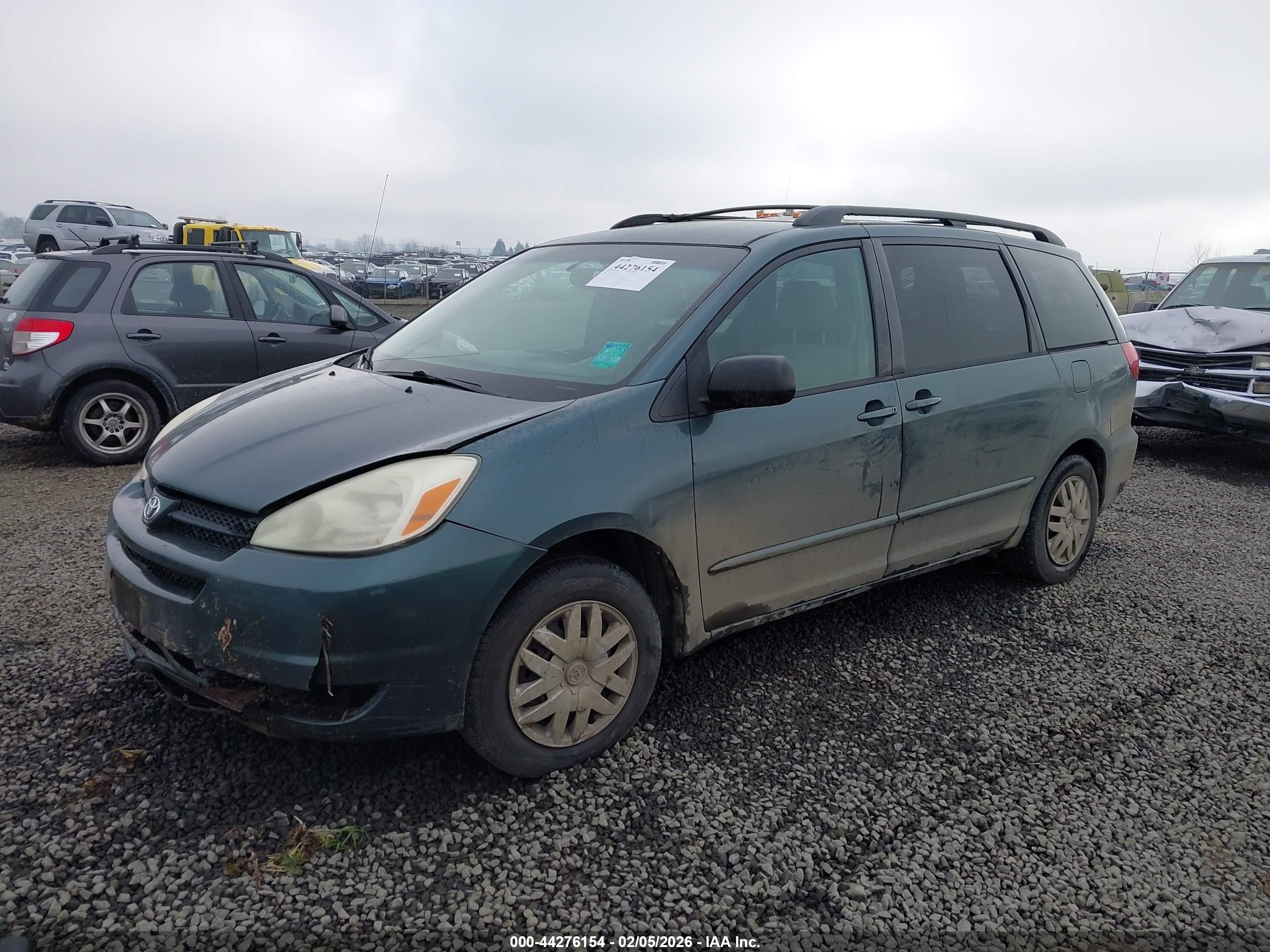 TOYOTA SIENNA image 2