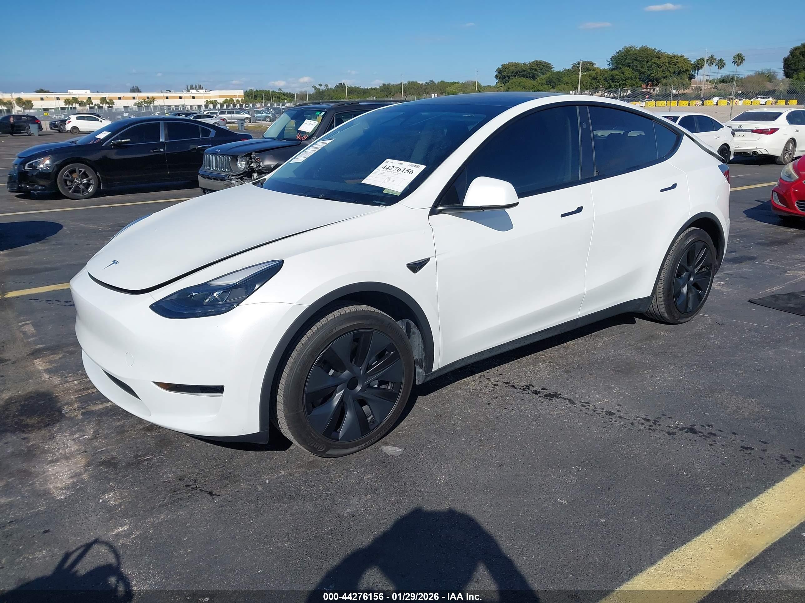 TESLA MODEL image 2