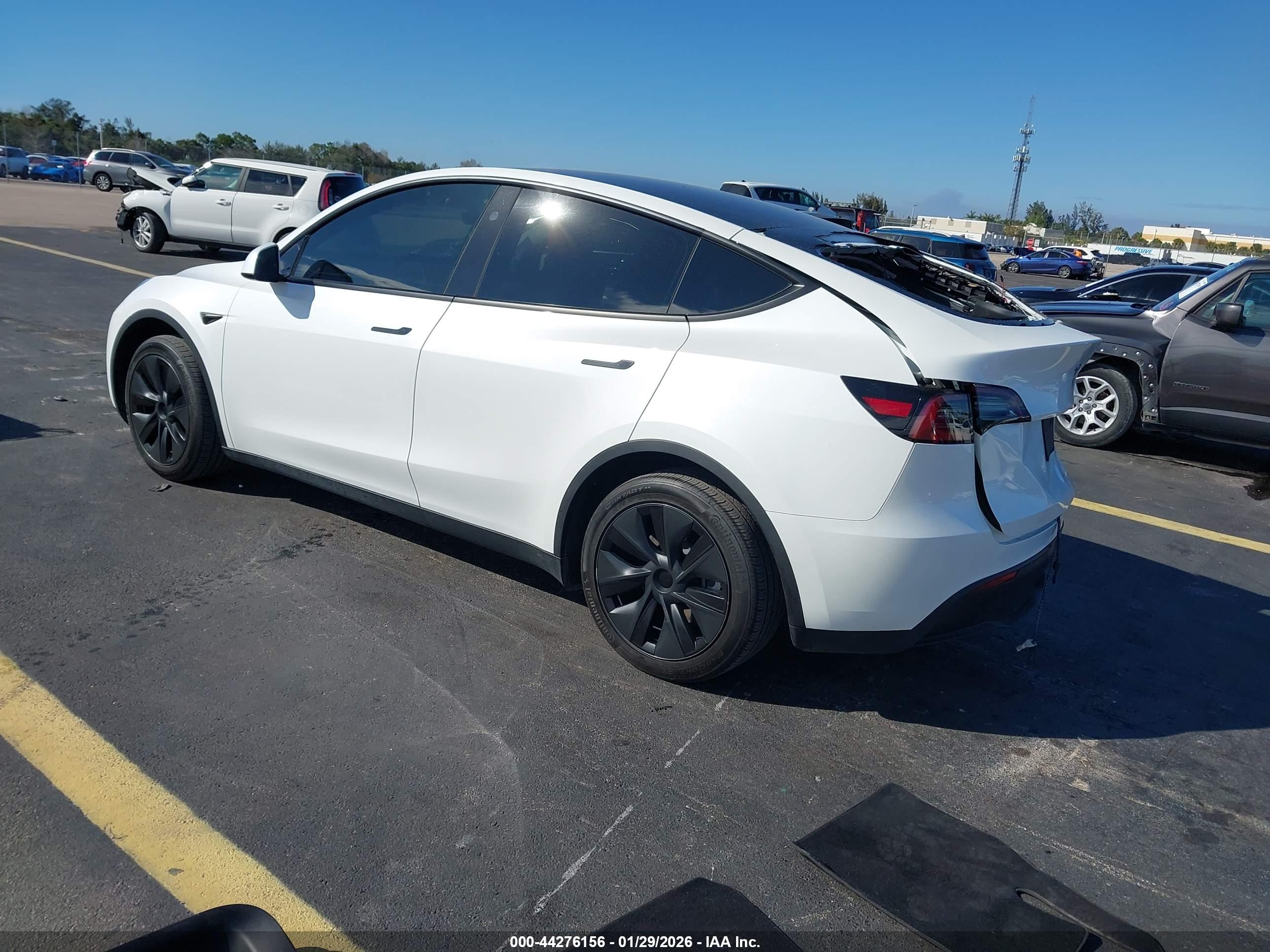 TESLA MODEL image 3