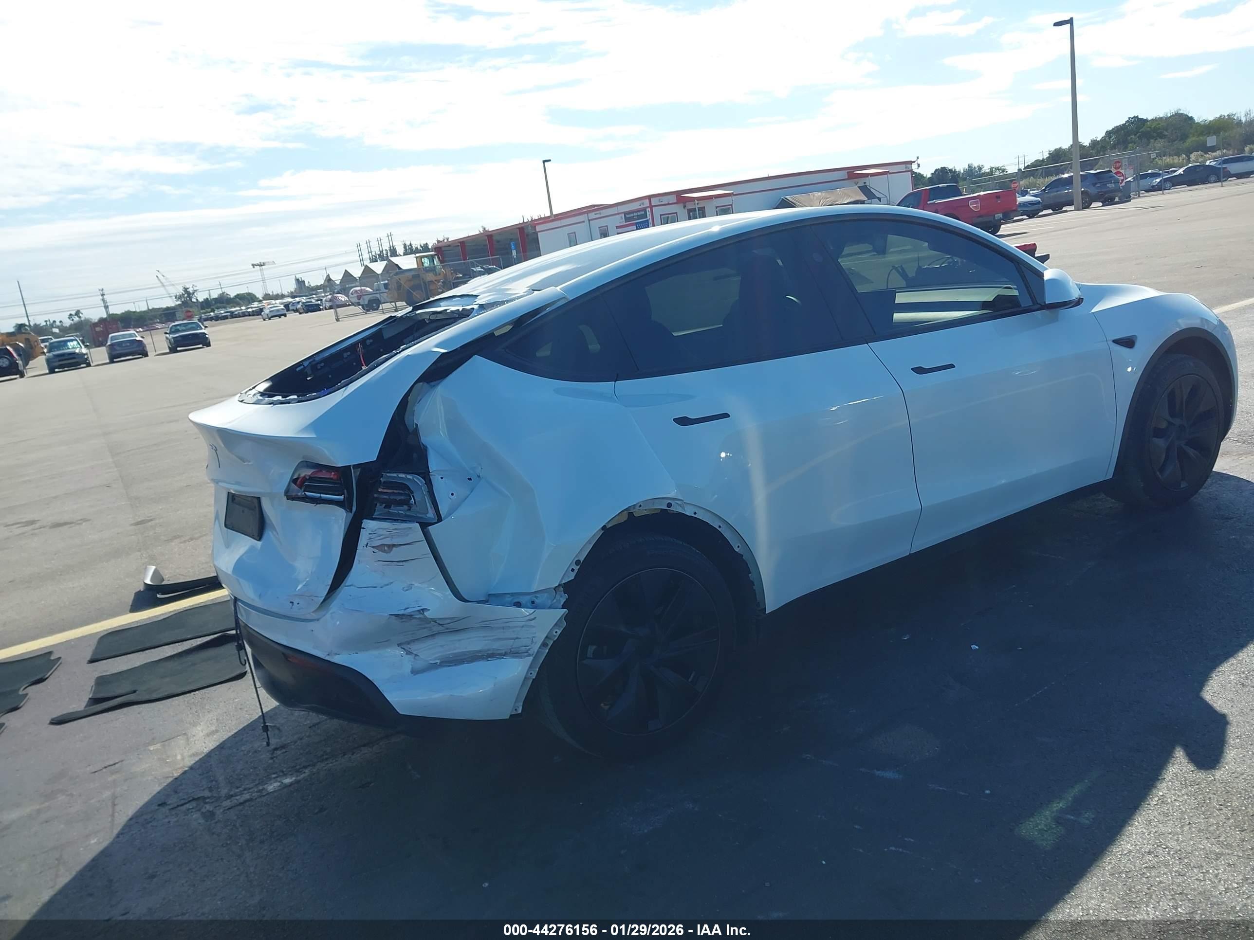 TESLA MODEL image 4