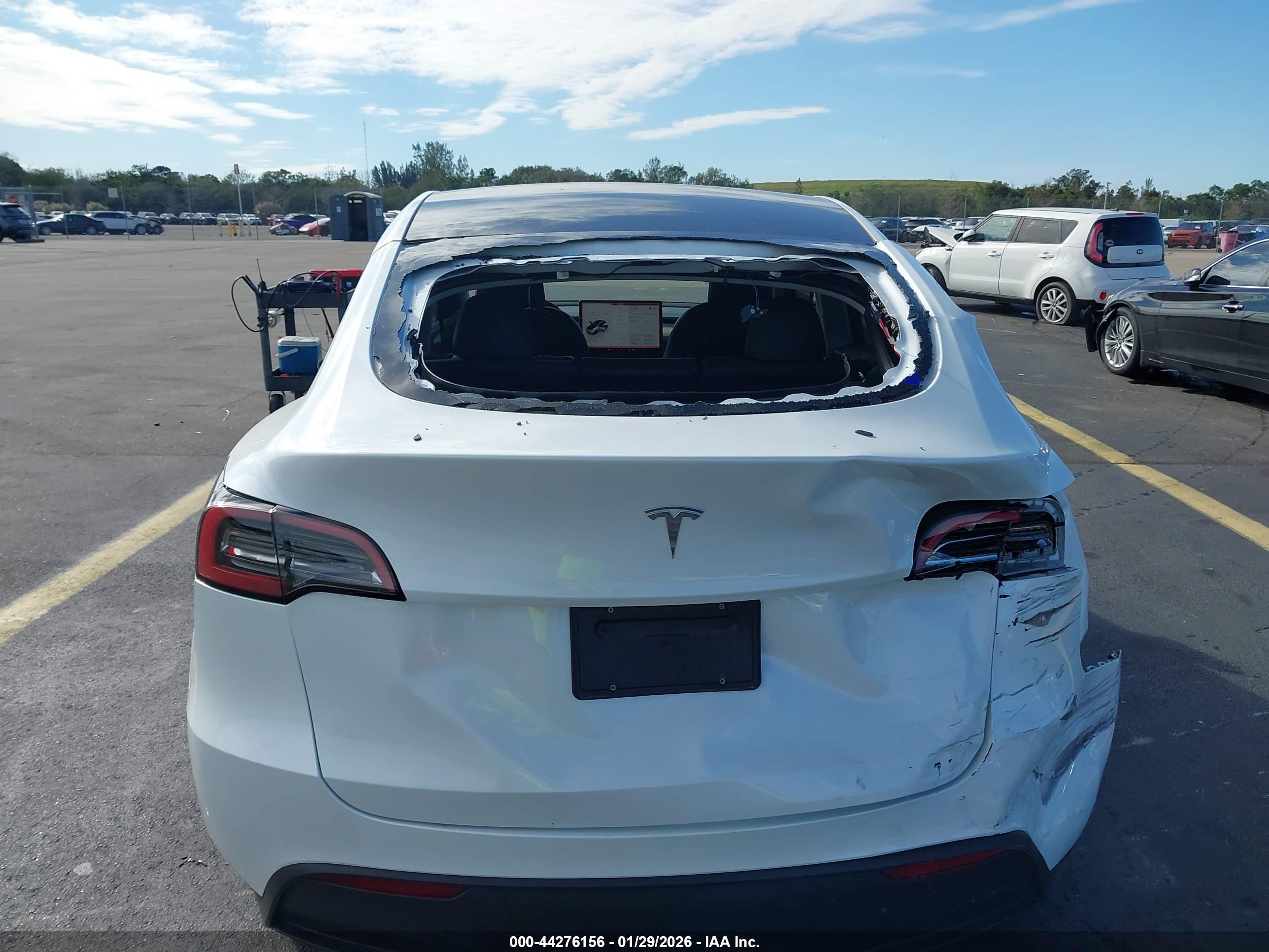 TESLA MODEL image 6