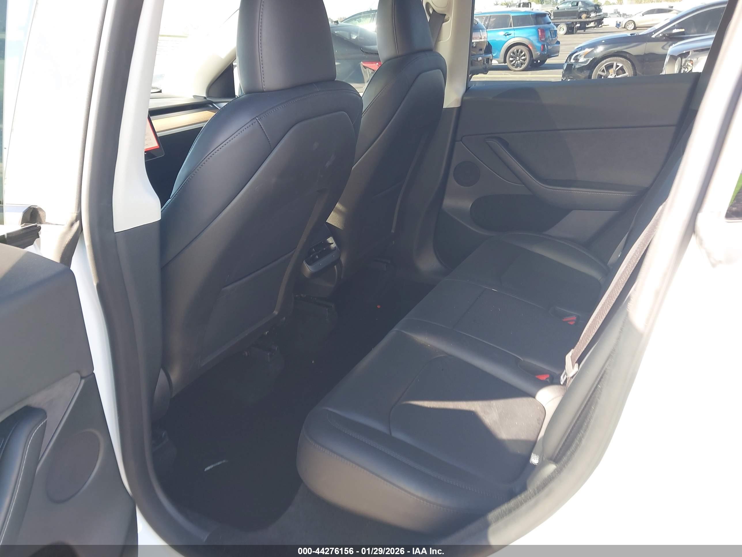 TESLA MODEL image 8