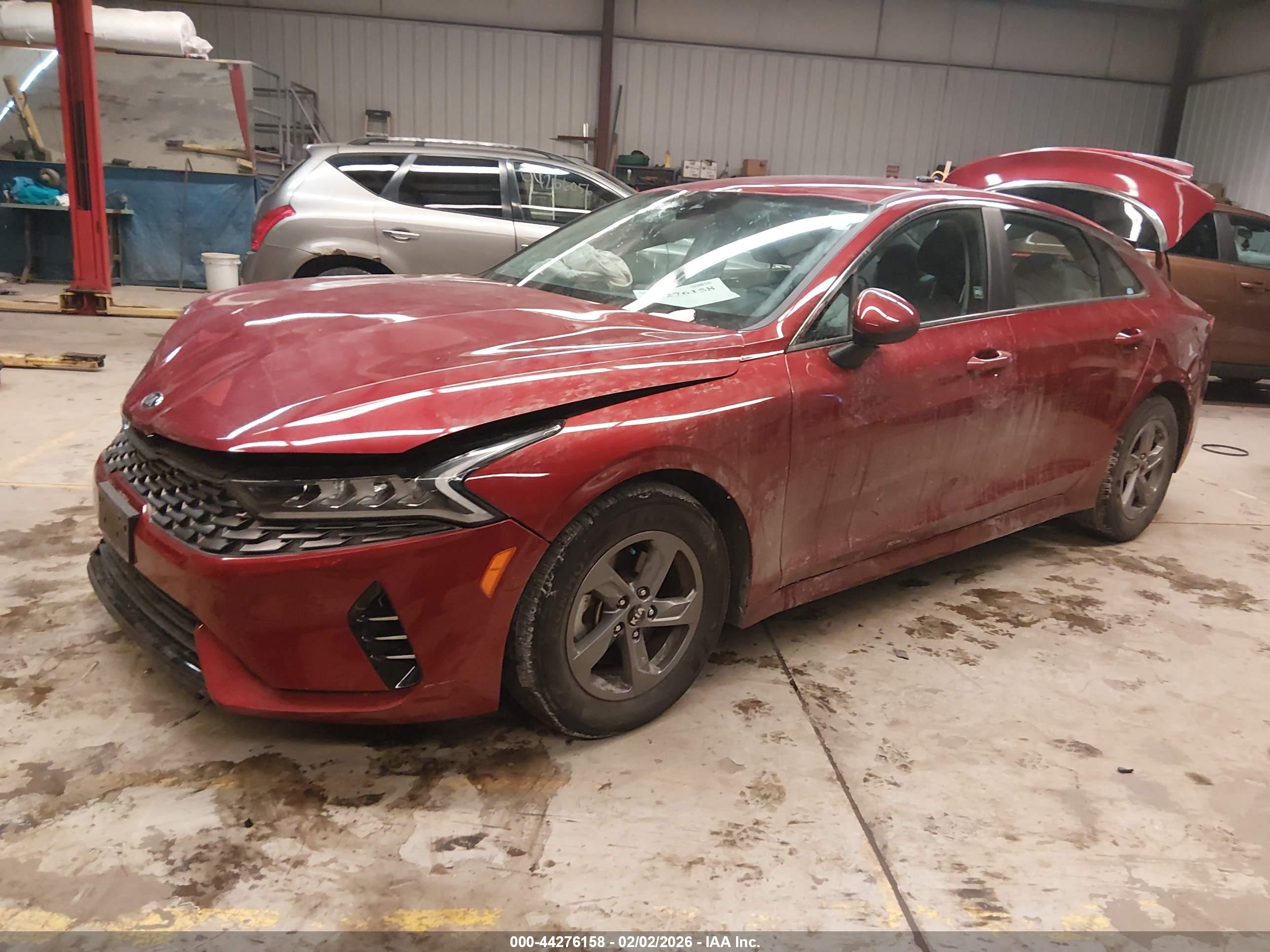 KIA K5 image 2