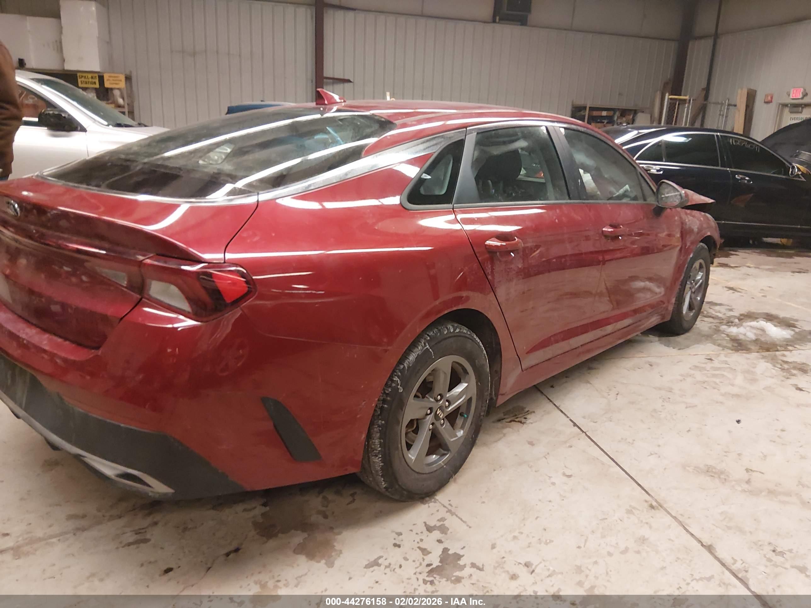 KIA K5 image 4