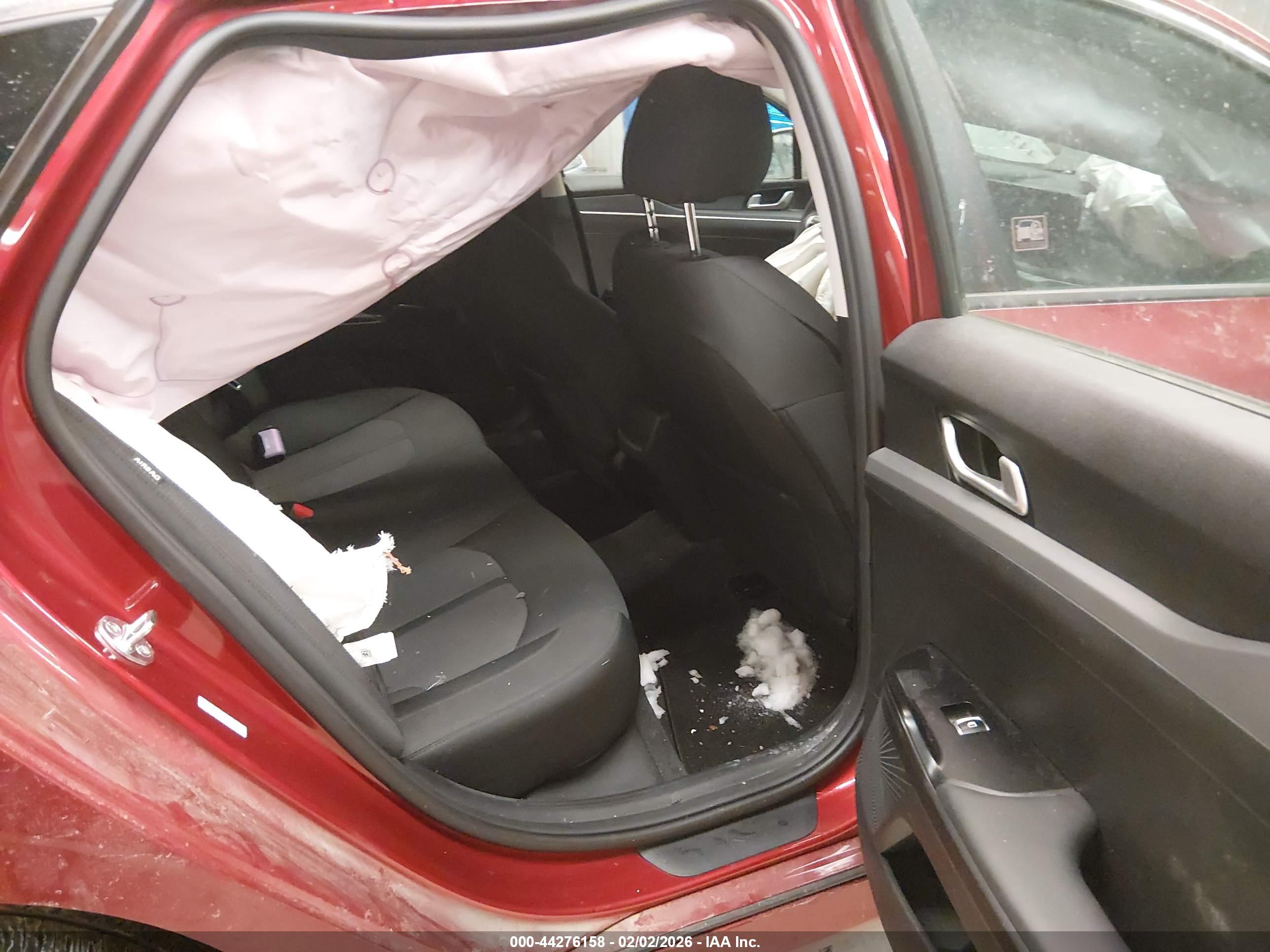 KIA K5 image 8