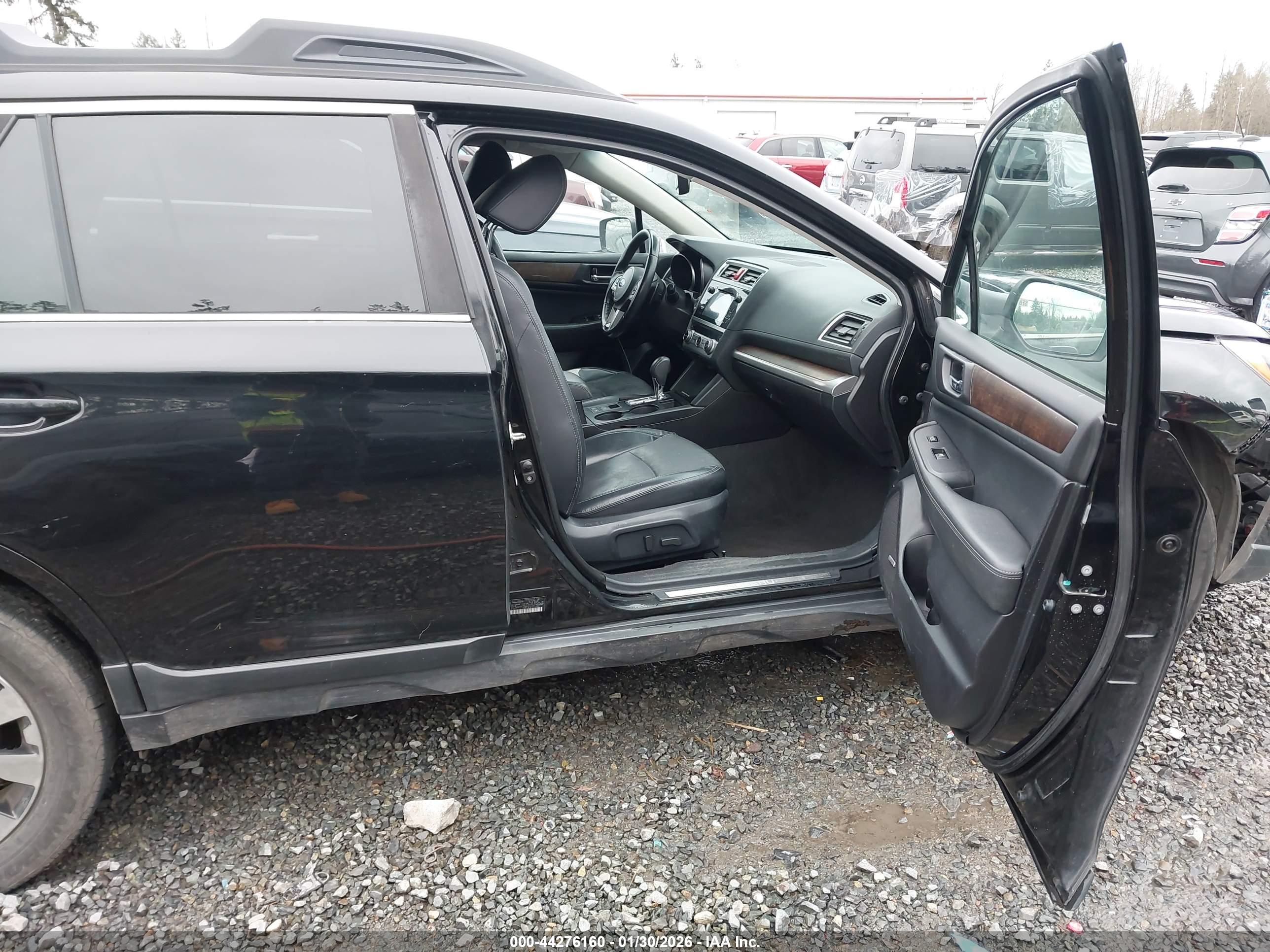 SUBARU OUTBACK image 5