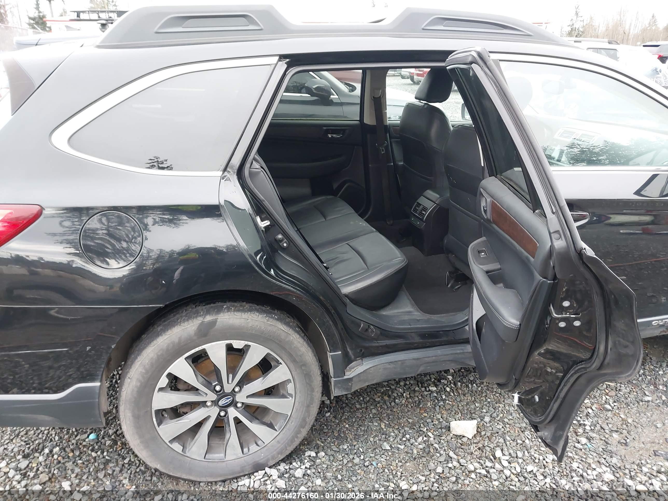 SUBARU OUTBACK image 8