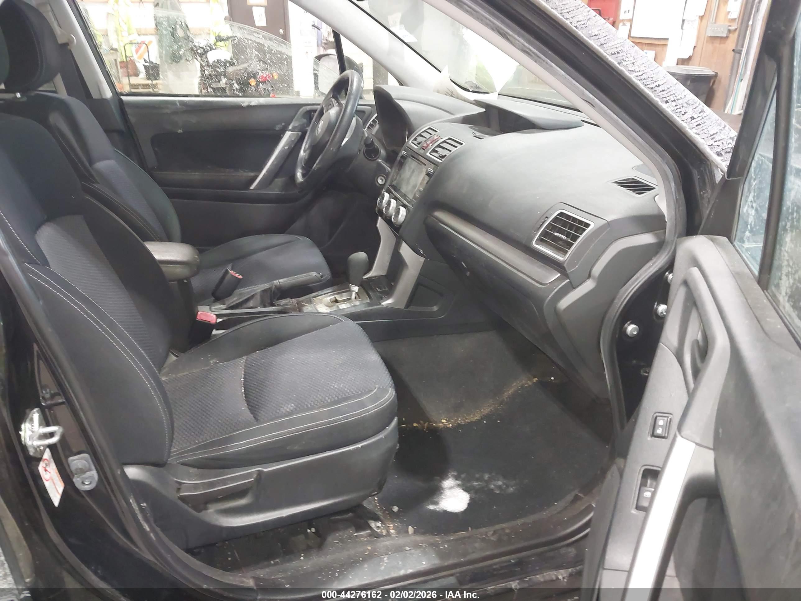 SUBARU FORESTER image 5